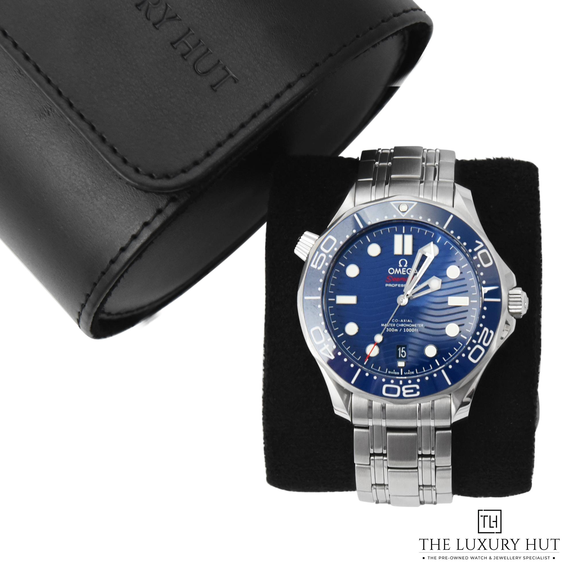2024/01/Omega_Seamaster_Diver_Blue_50491-e.jpg