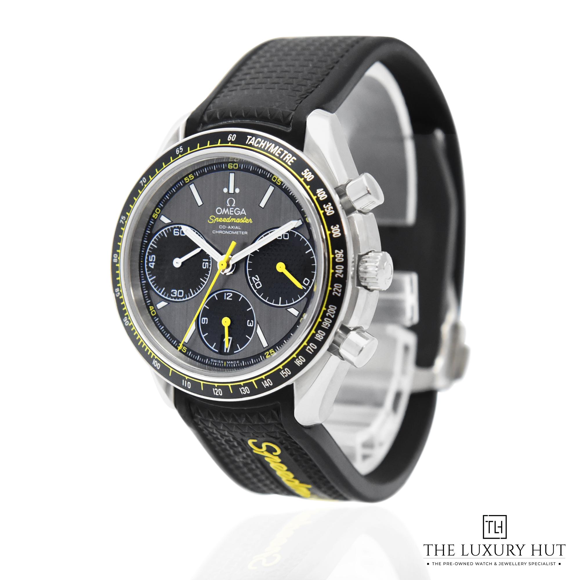2024/01/Omega_Speedmaster_Racing_50517-b.jpg