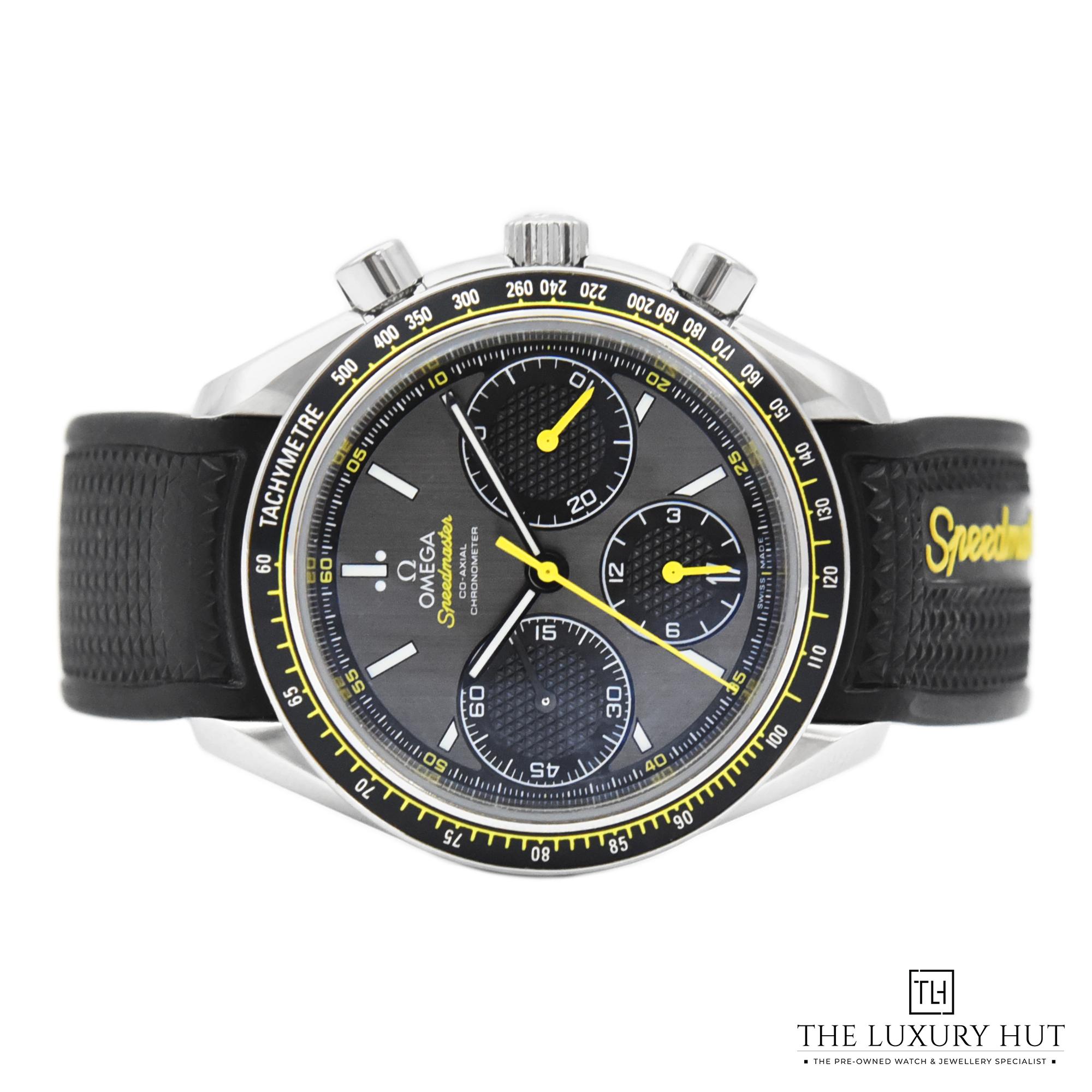 2024/01/Omega_Speedmaster_Racing_50517-c.jpg