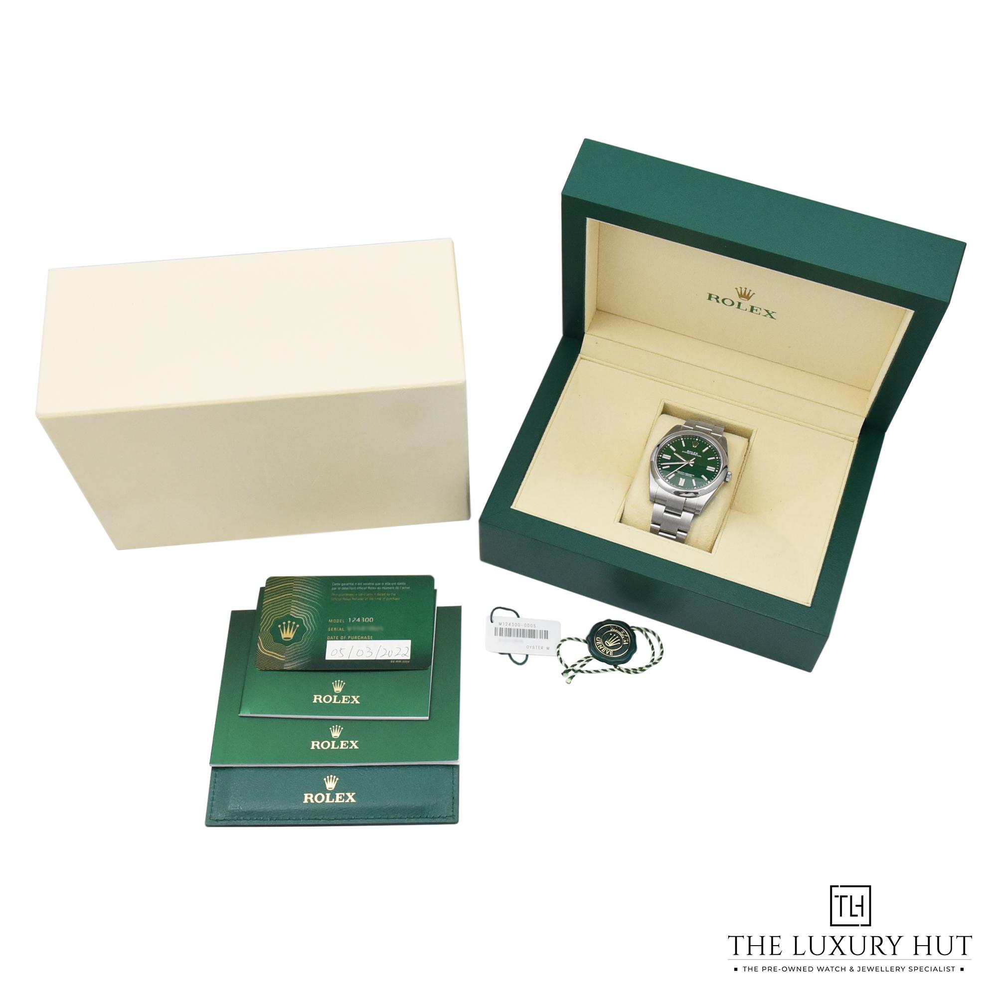 2024/01/Rolex_Oyster_Perpetual_Green_LB136-f.jpg