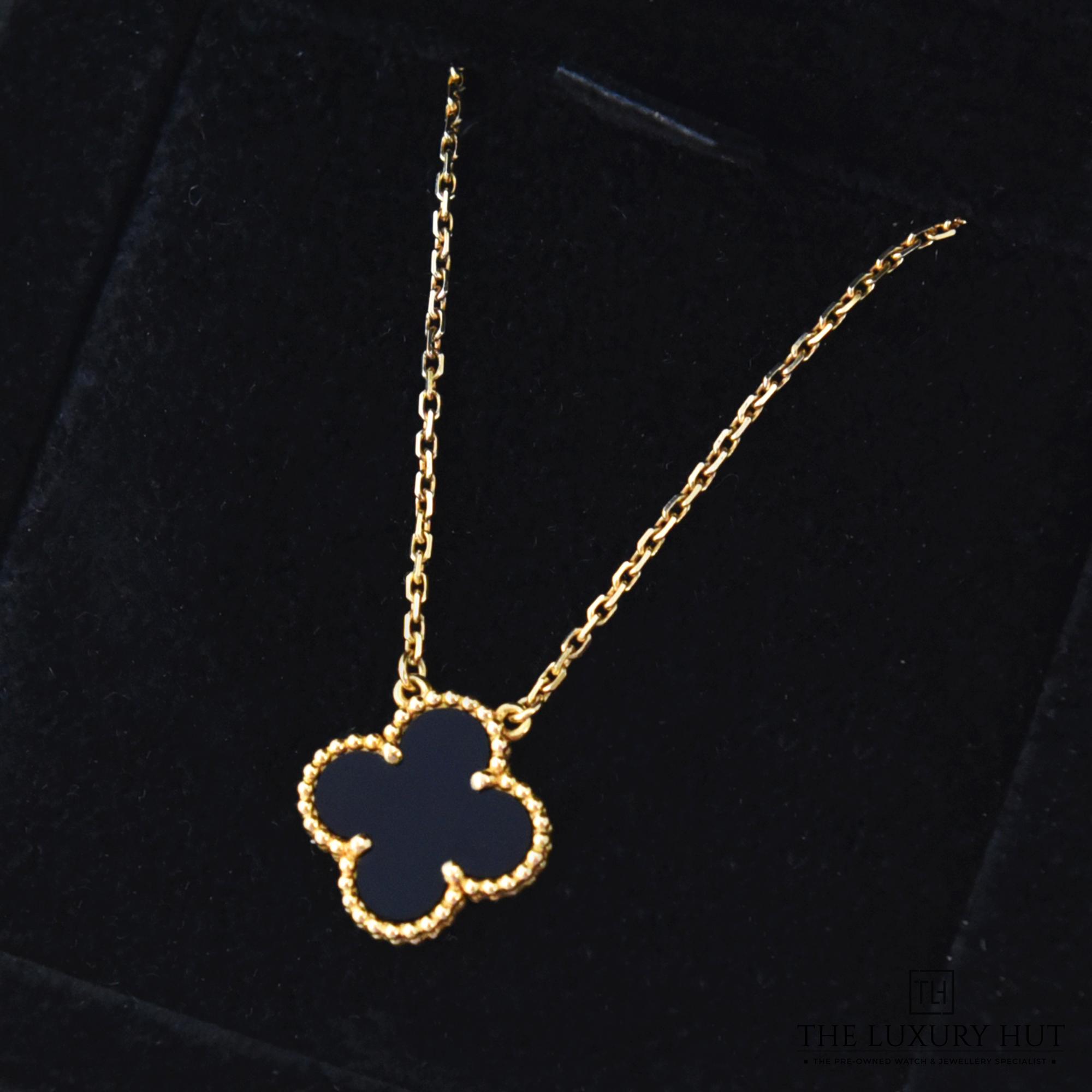 2024/01/Van_Cleef_Yellow-_Alhambra_Necklace_50587-c.jpg
