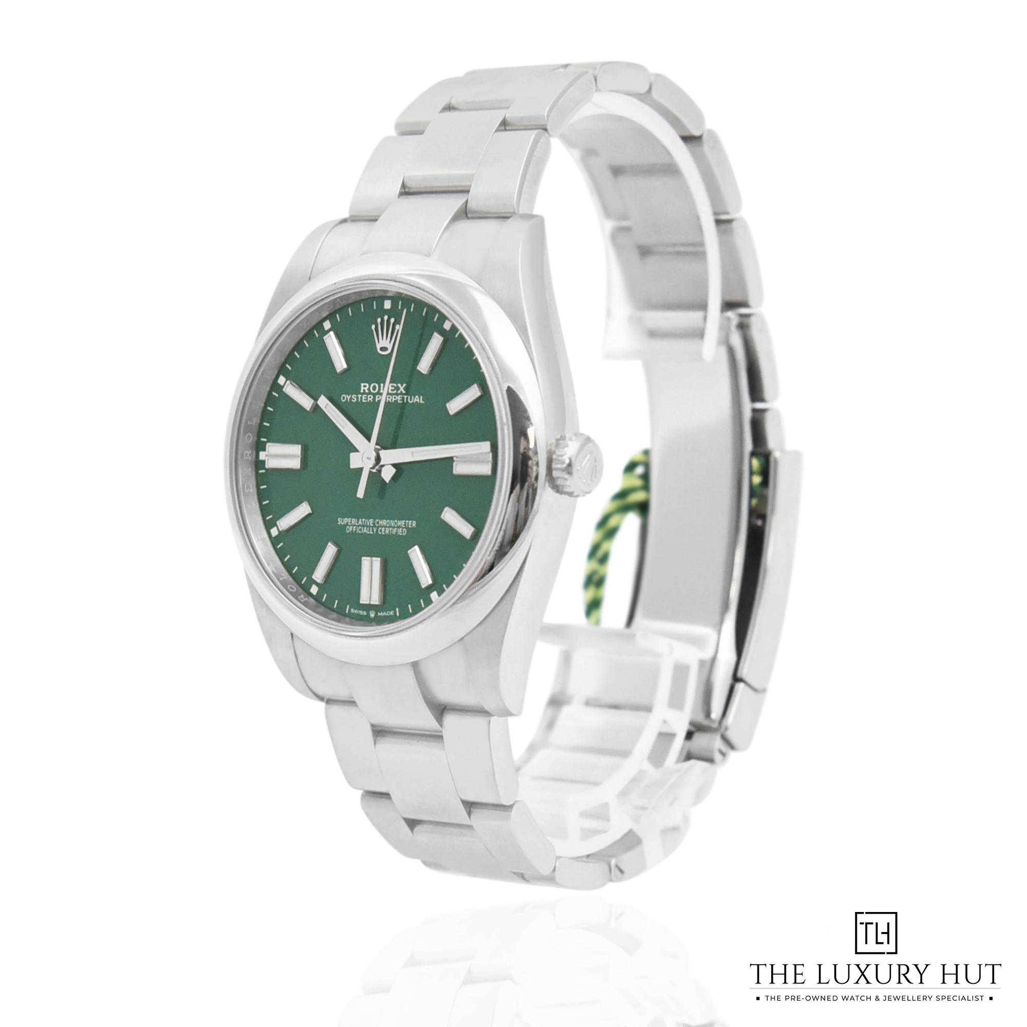 2024/02/Rolex_Oyster_Perpetual-41_Green_50653-b.jpg