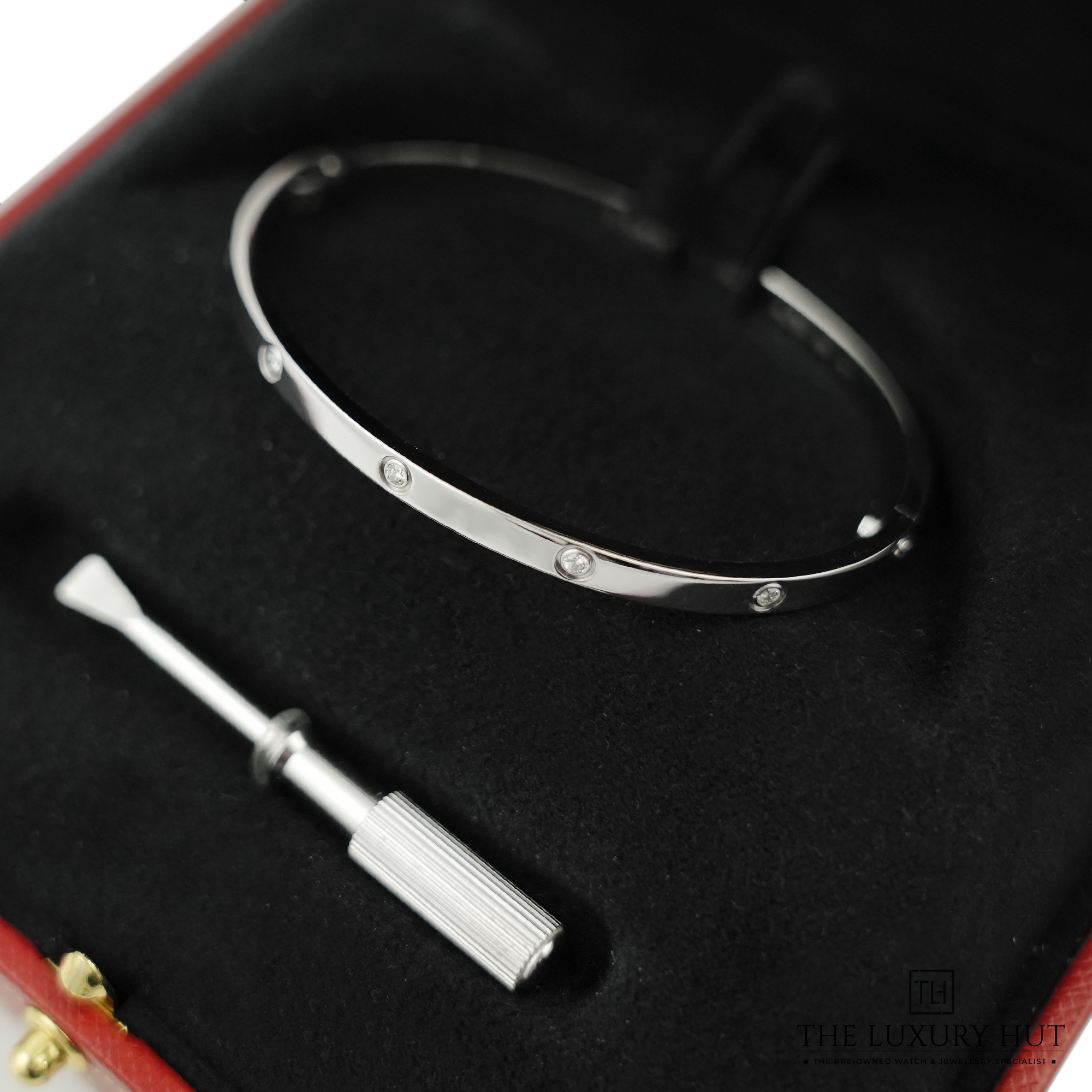 2024/04/Cartier_White_10-Dia_Love_Bangle_50730-d.jpg