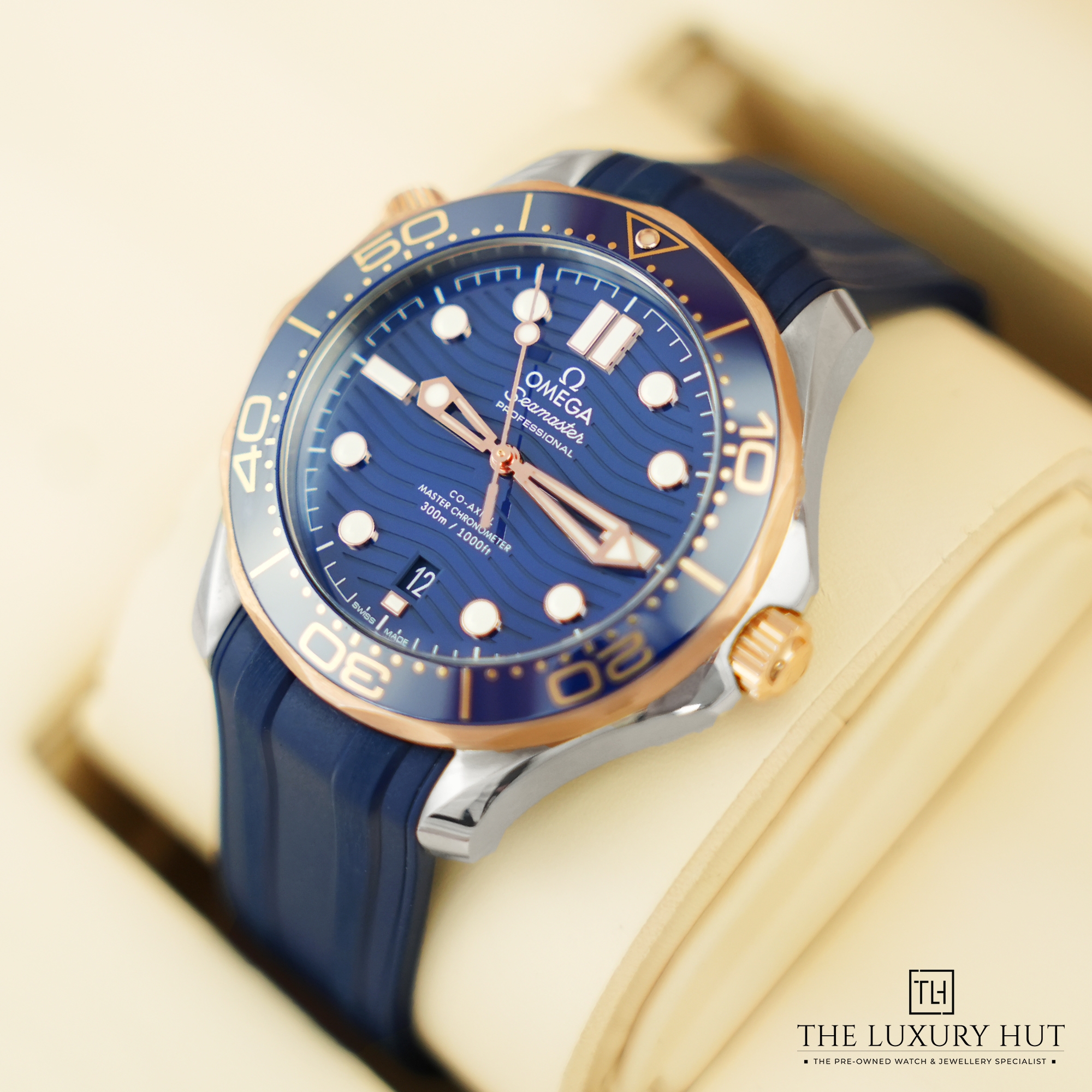 2024/04/Omega_Seamaster_Diver_-42_Blue_LB229-e.jpg