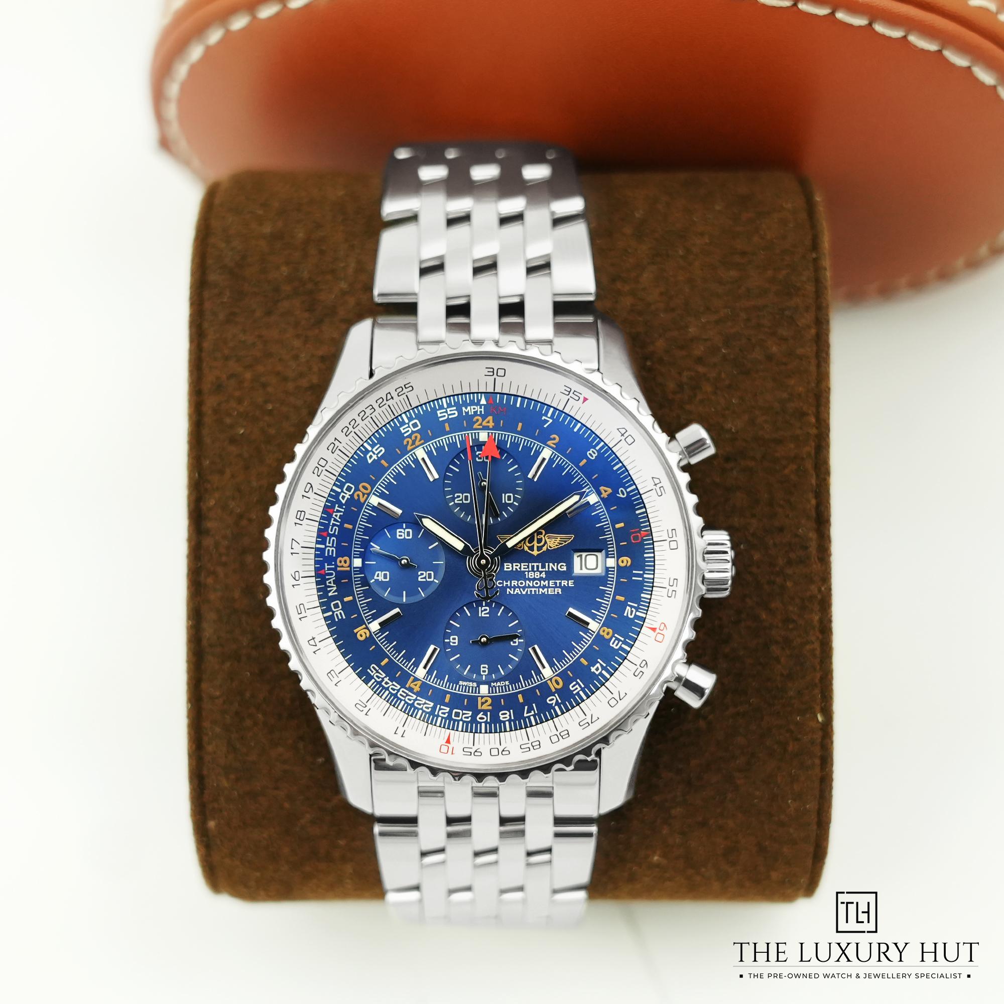 2024/05/Breitling_Navitimer_World_Steel_Blue_LB247-e.jpg