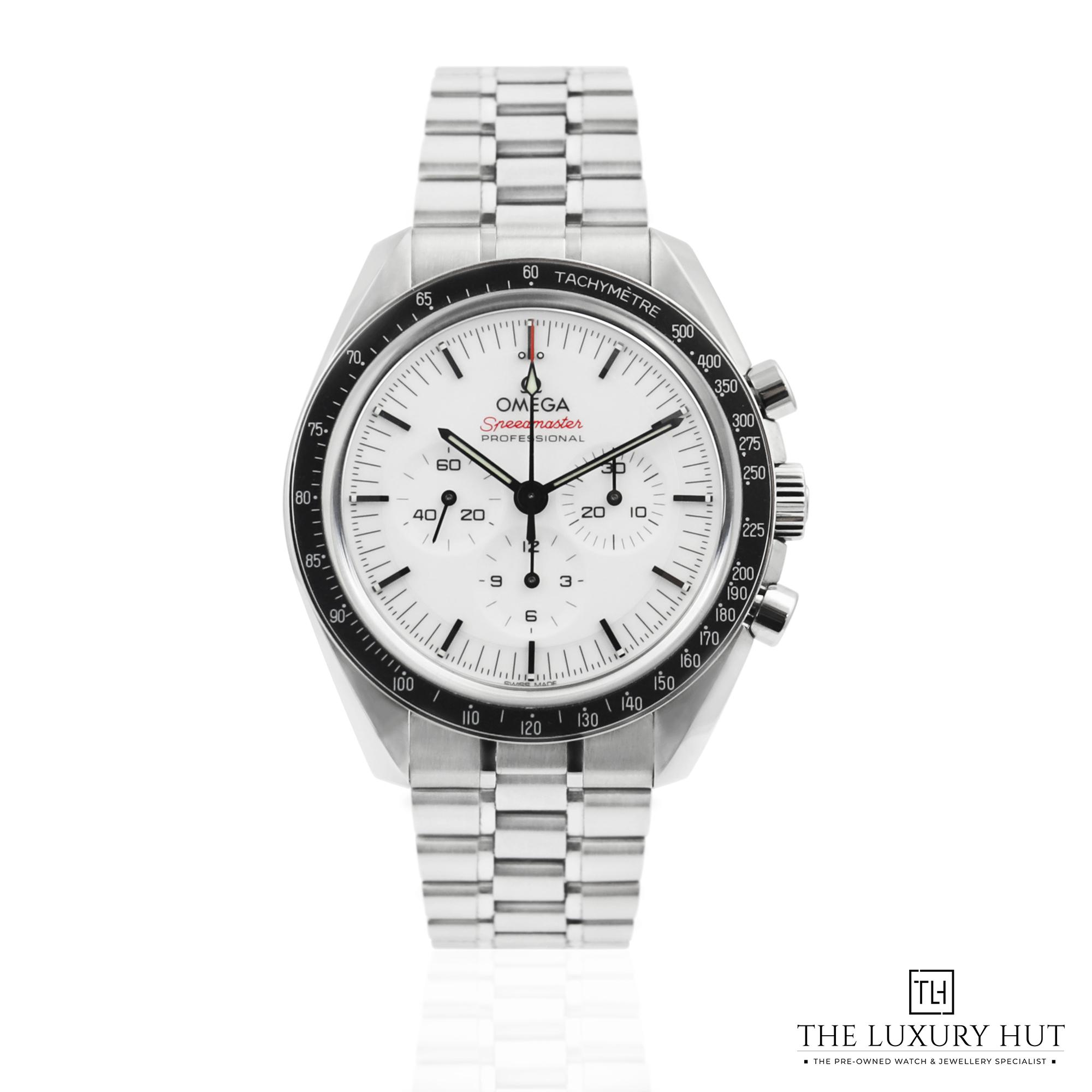 2024/06/Omega_Speedmaster_Moonwatch_White_50806-a.jpg