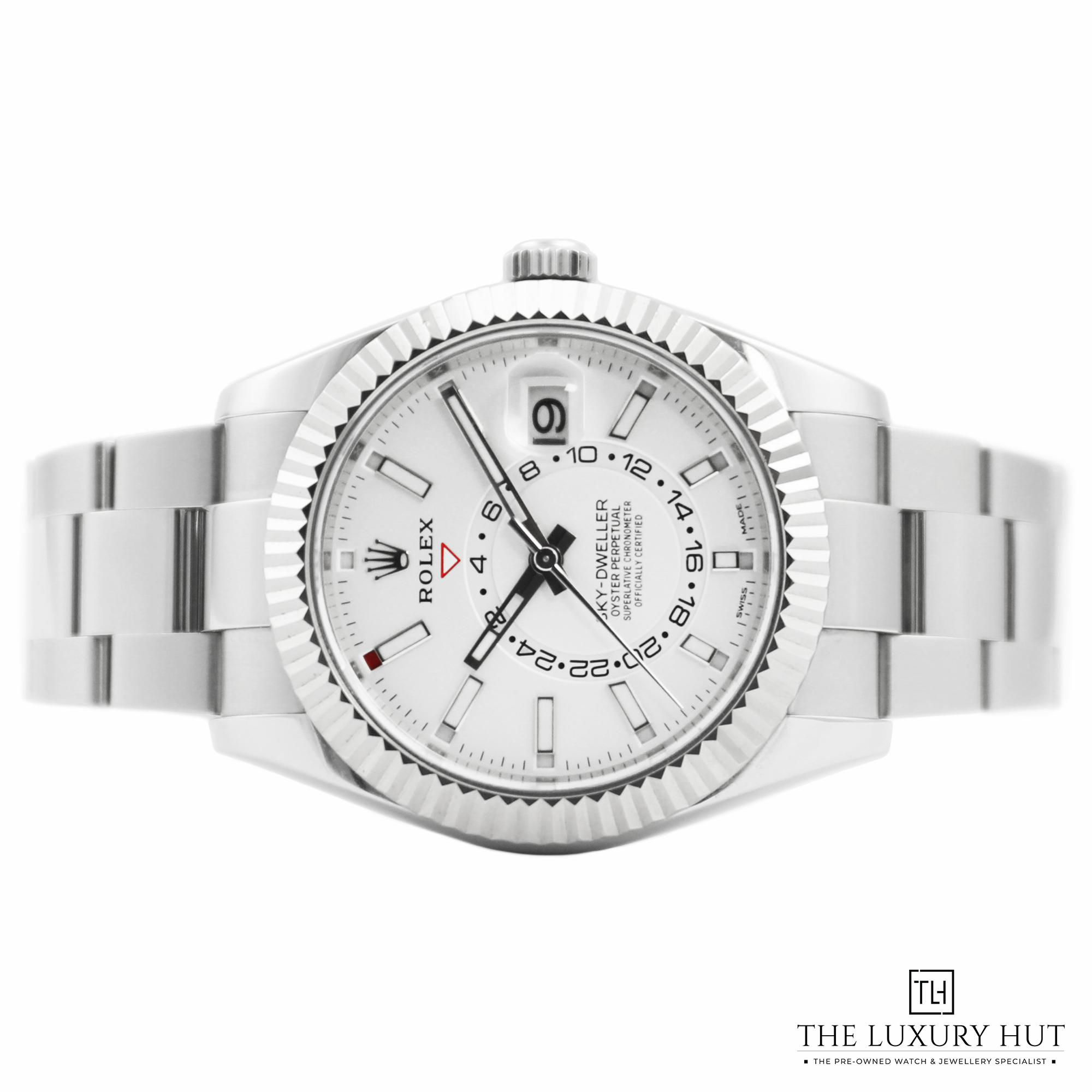 2024/06/Rolex_Sky-Dweller_Steel_White_Dial_50872-c.jpg