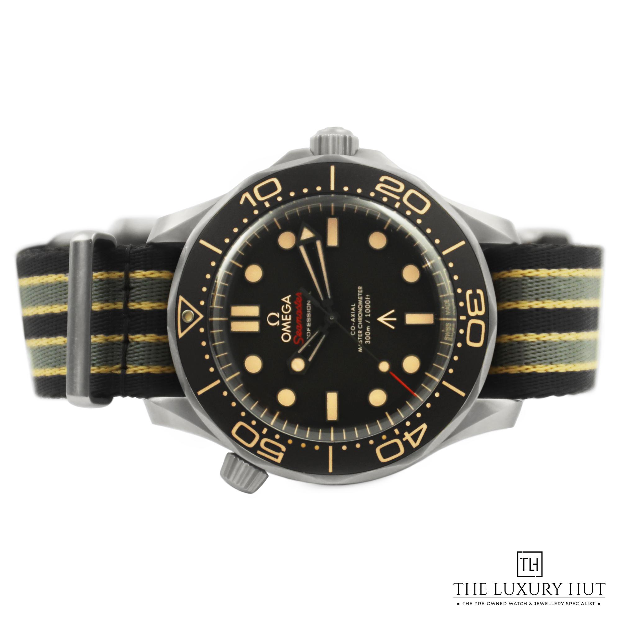 2024/07/Omega_Seamaster_James-Bond_Limited_50936-c.jpg