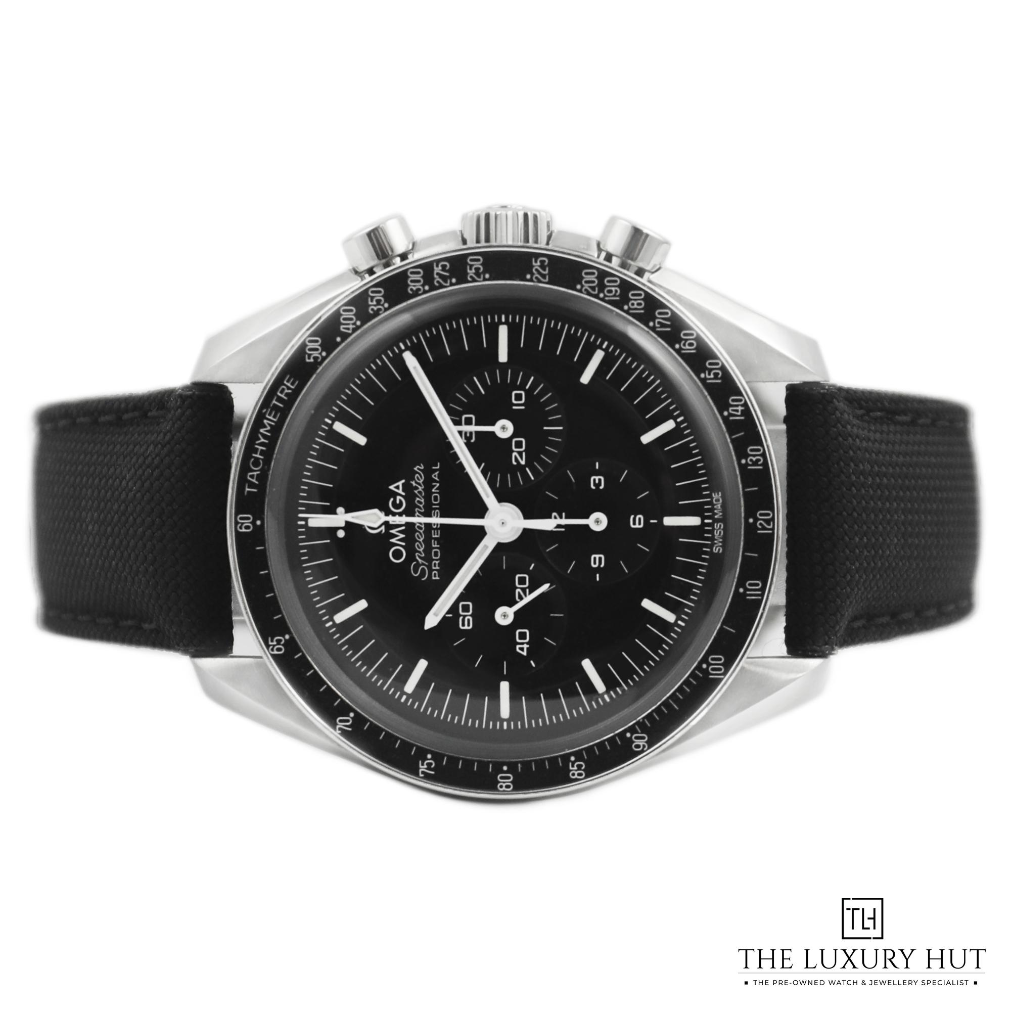 2024/07/Omega_Speedmaster_Moonwatch_Black_50946-c.jpg
