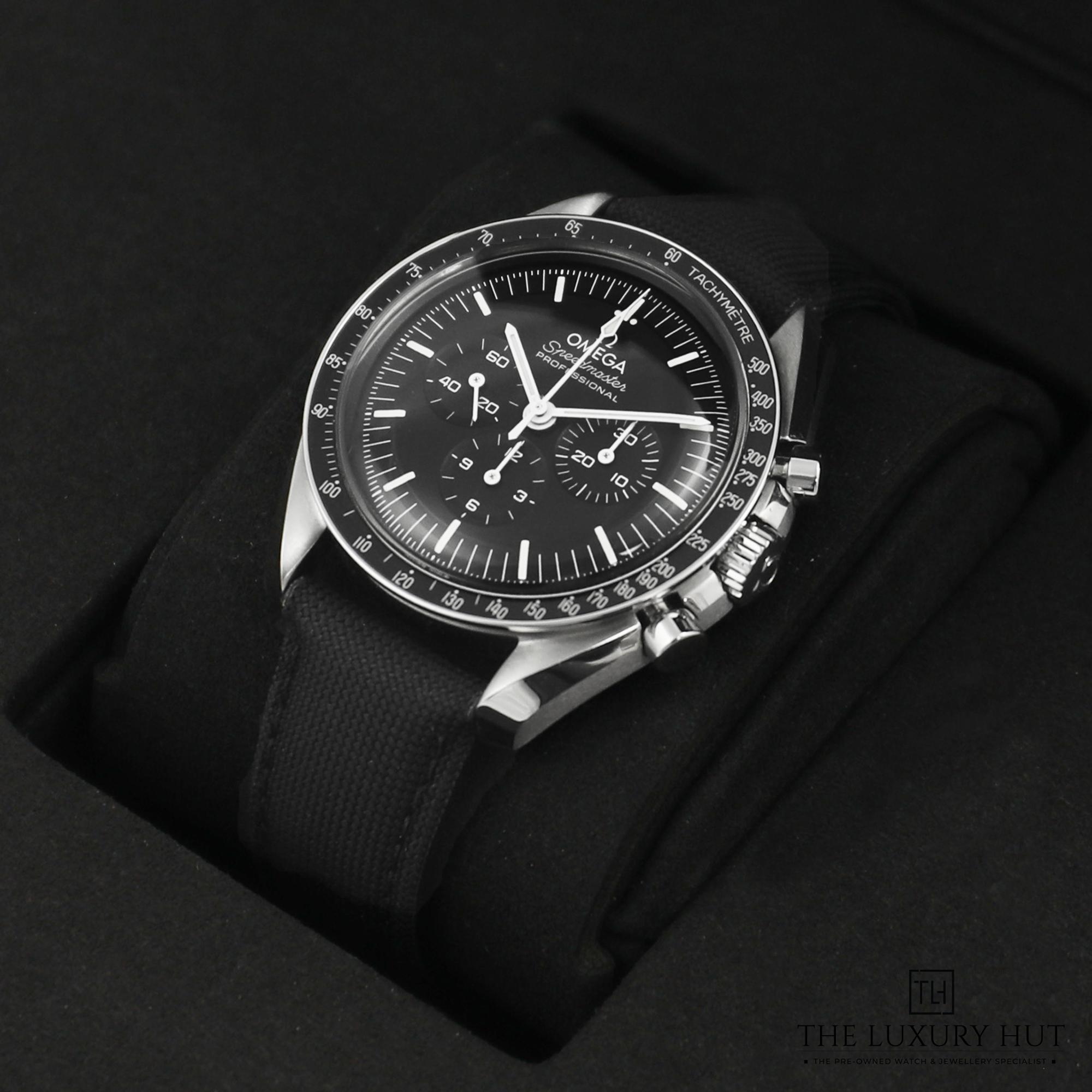 2024/07/Omega_Speedmaster_Moonwatch_Black_50946-e.jpg