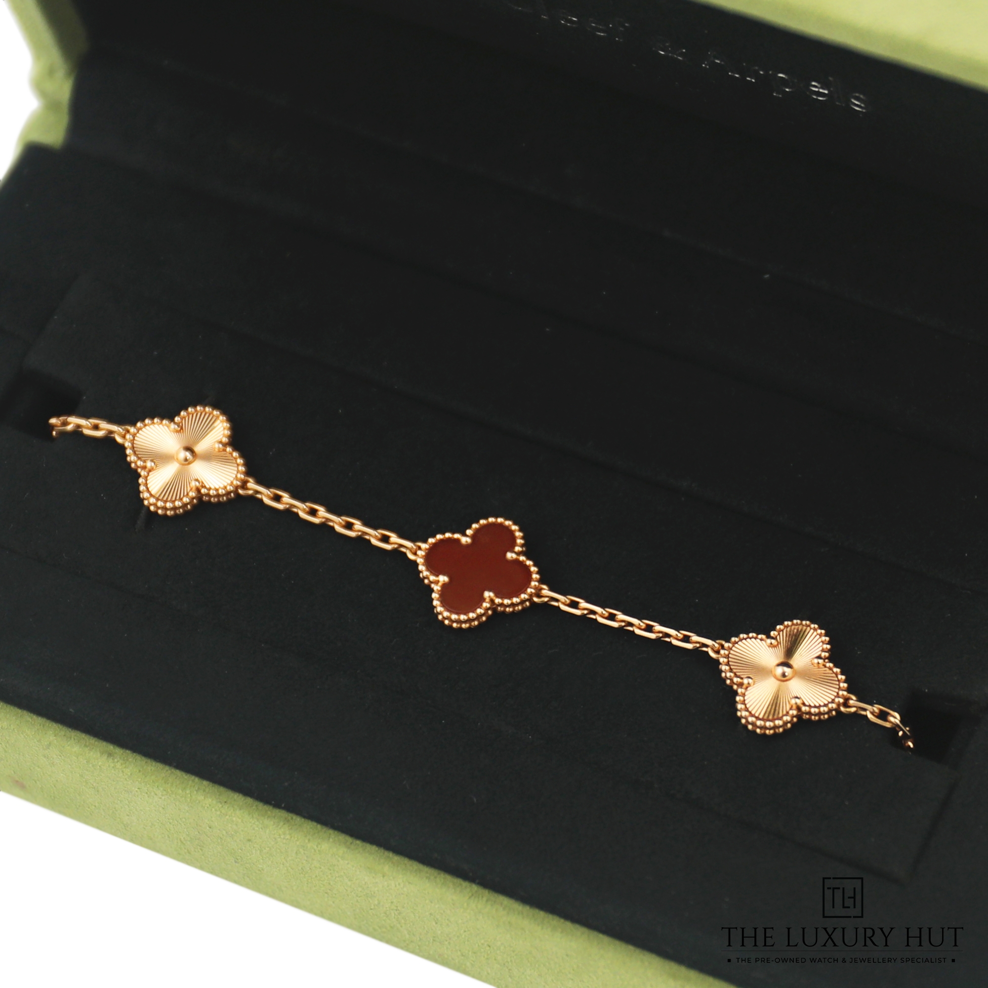 2024/07/Van_Cleef_Alhambra_Bracelet_Rose_50928-c.jpg