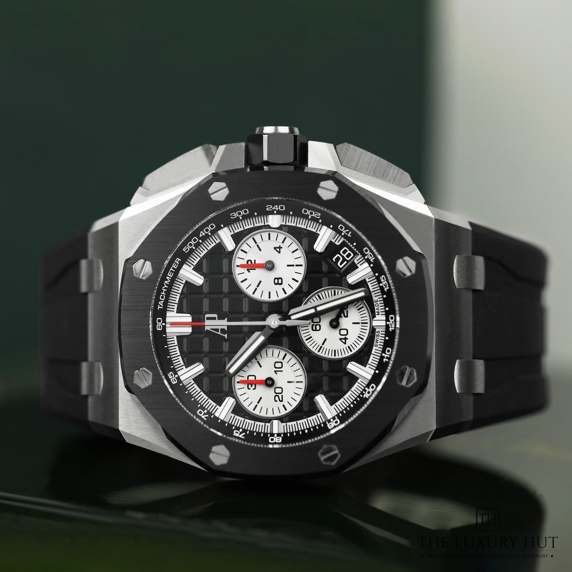 2024/08/AP_Royal_Oak_Offshore_43mm_Black_Dial_LB340-c.jpg
