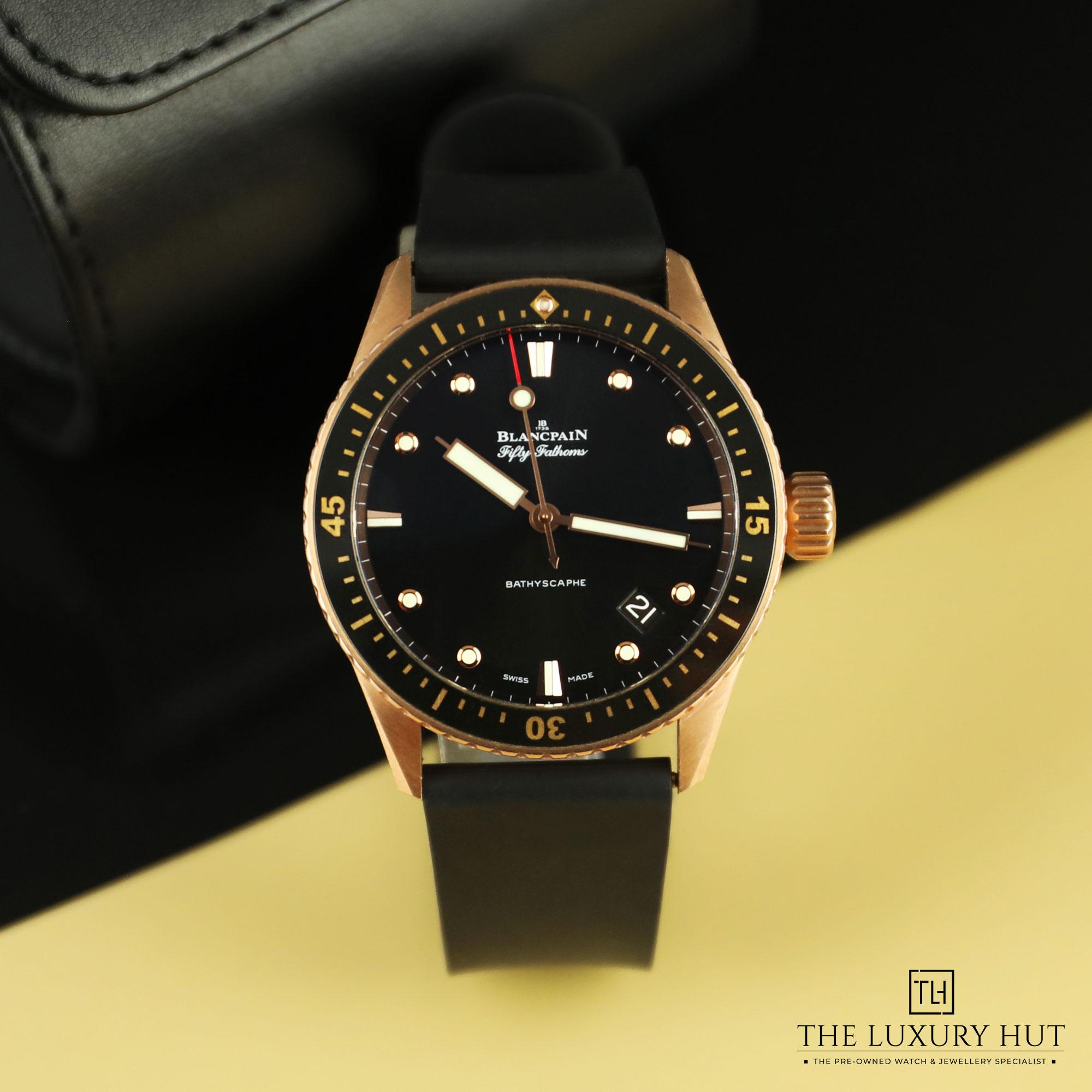 2024/08/Blancpain_Fifty_Fathoms_Rose_Gold_Black_LB318-b.jpg