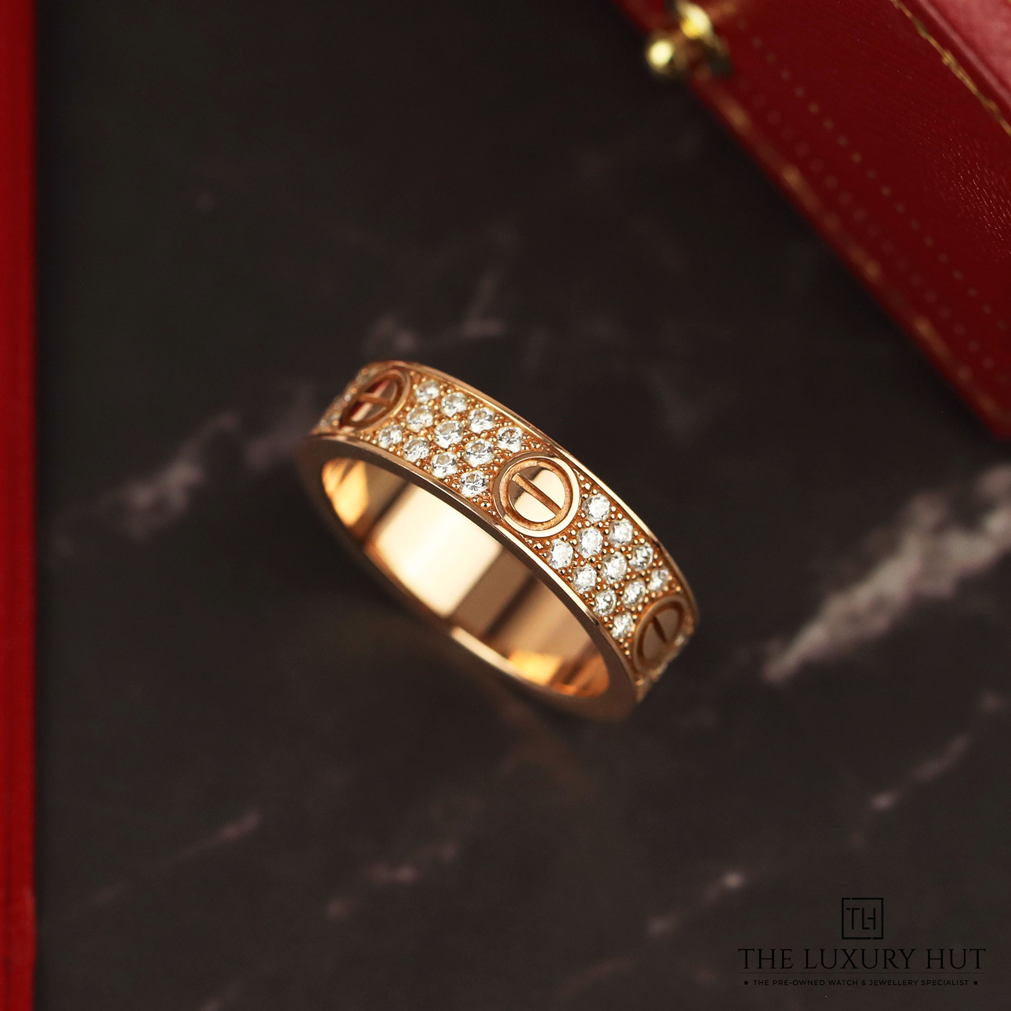 2024/08/Cartier_Diamond-Paved_Love_Ring_Rose_LB339-d.jpg