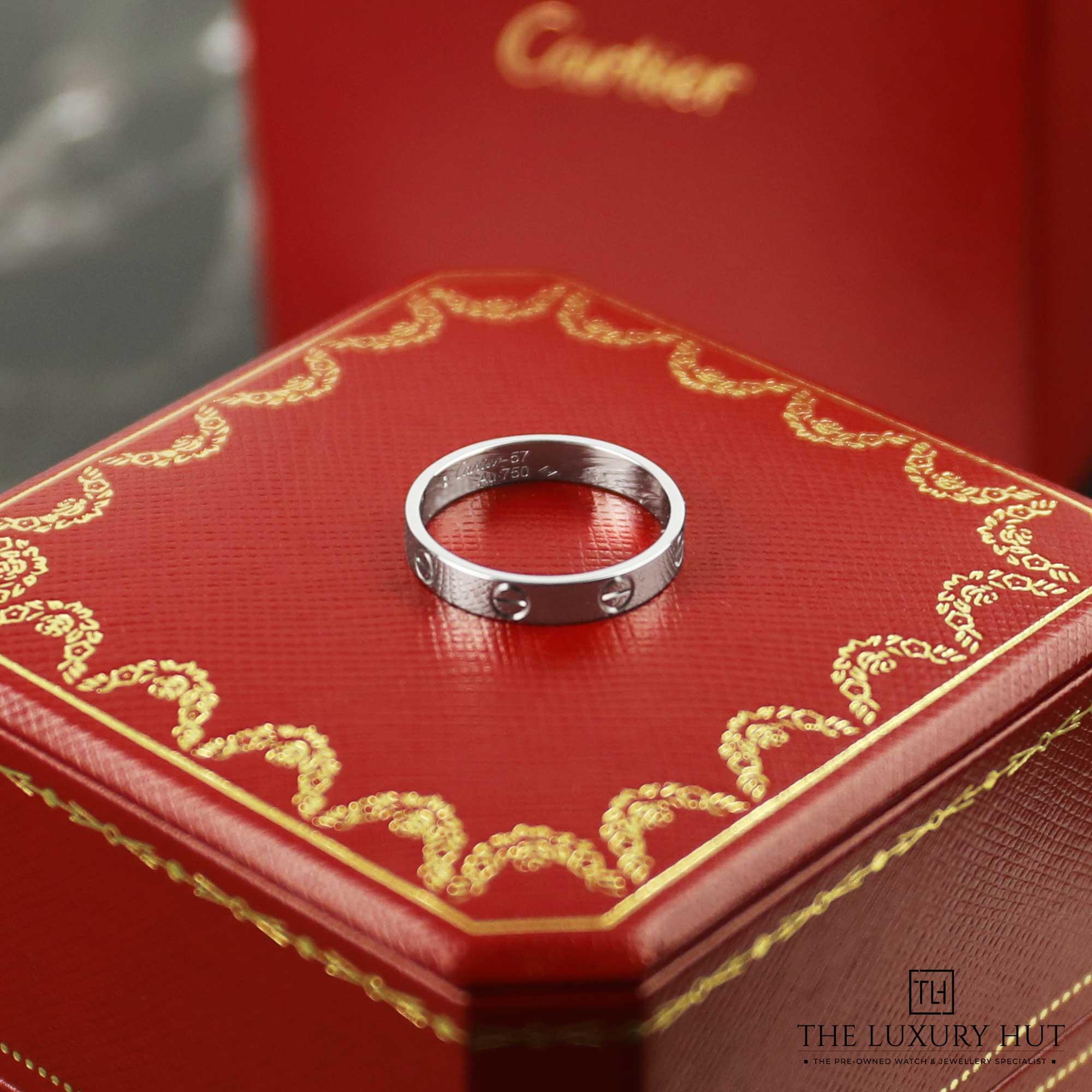 2024/08/Cartier_Love_Wedding_Band_White_Gold_51036-e.jpg