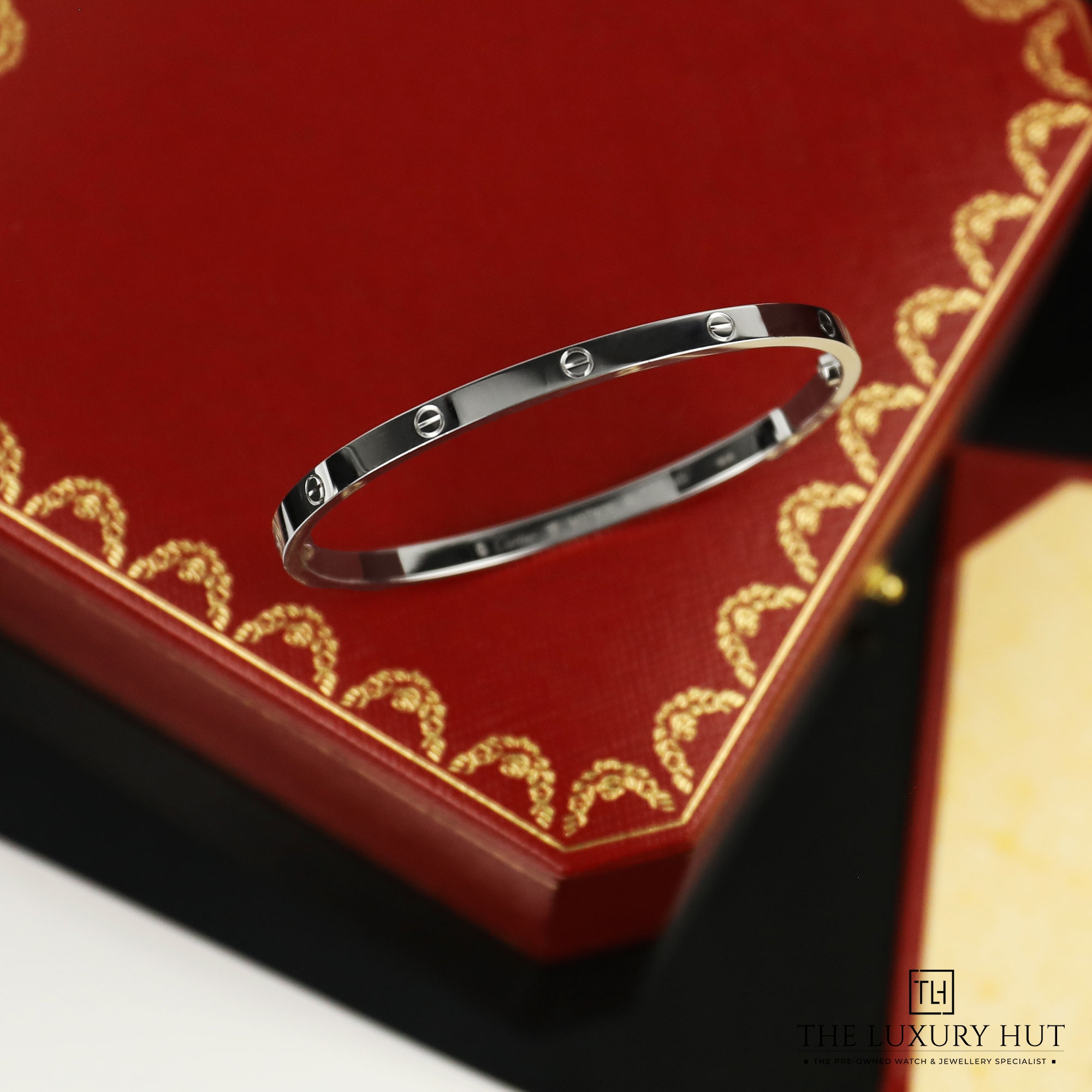 2024/08/Cartier_White_Love_Bangle_Small_50994-d.jpg