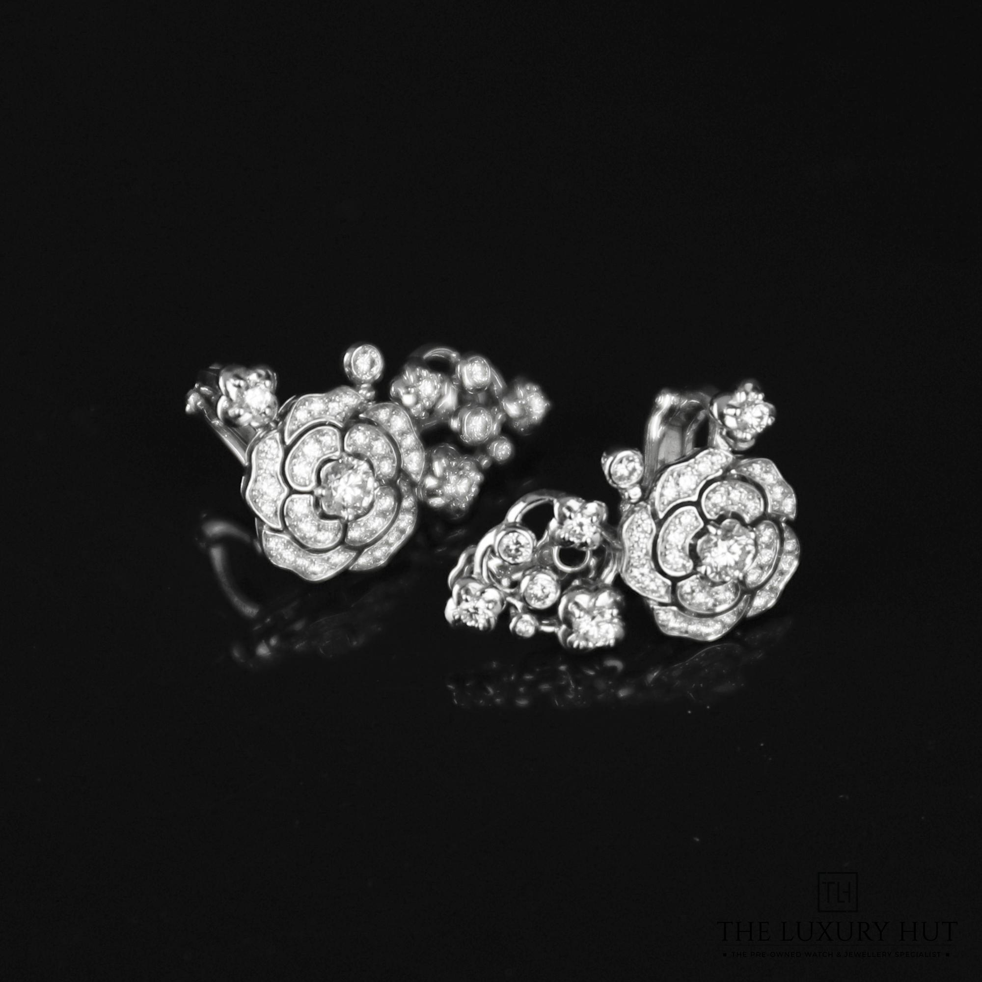 2024/08/Chanel_Bouton_de_Camelia_Earrings_LB324-c.jpg