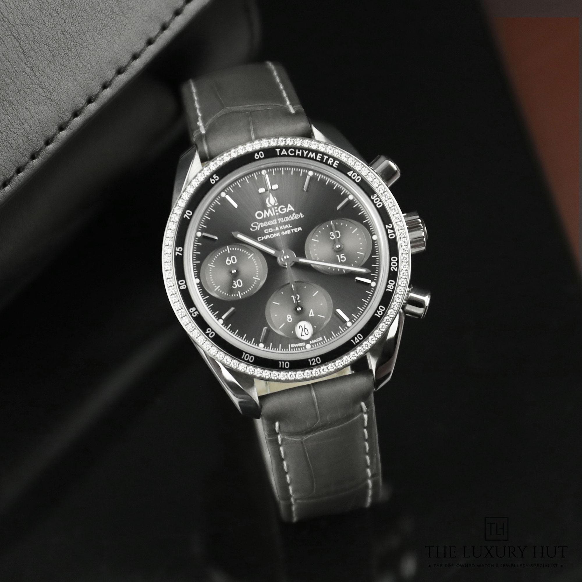 2024/08/Omega_Speedmaster_Co-Axial_Steel_Grey_LB334-b.jpg