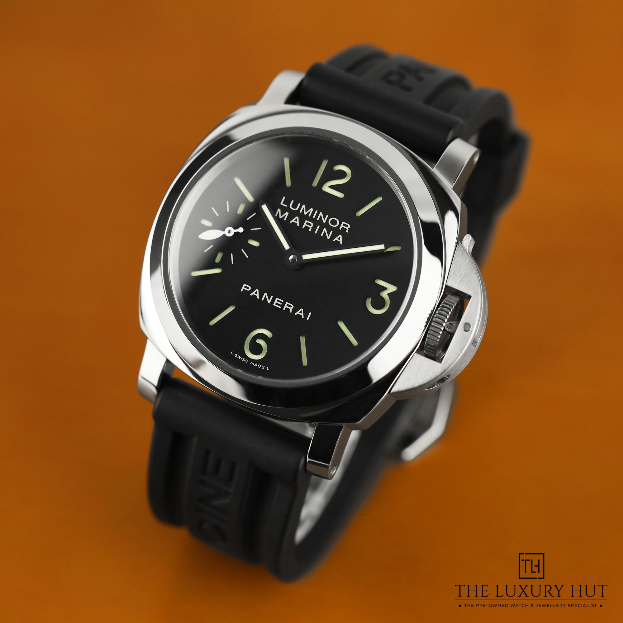 2024/08/Panerai_Luminor_Marina_Steel_44_Black_51050-b.jpg
