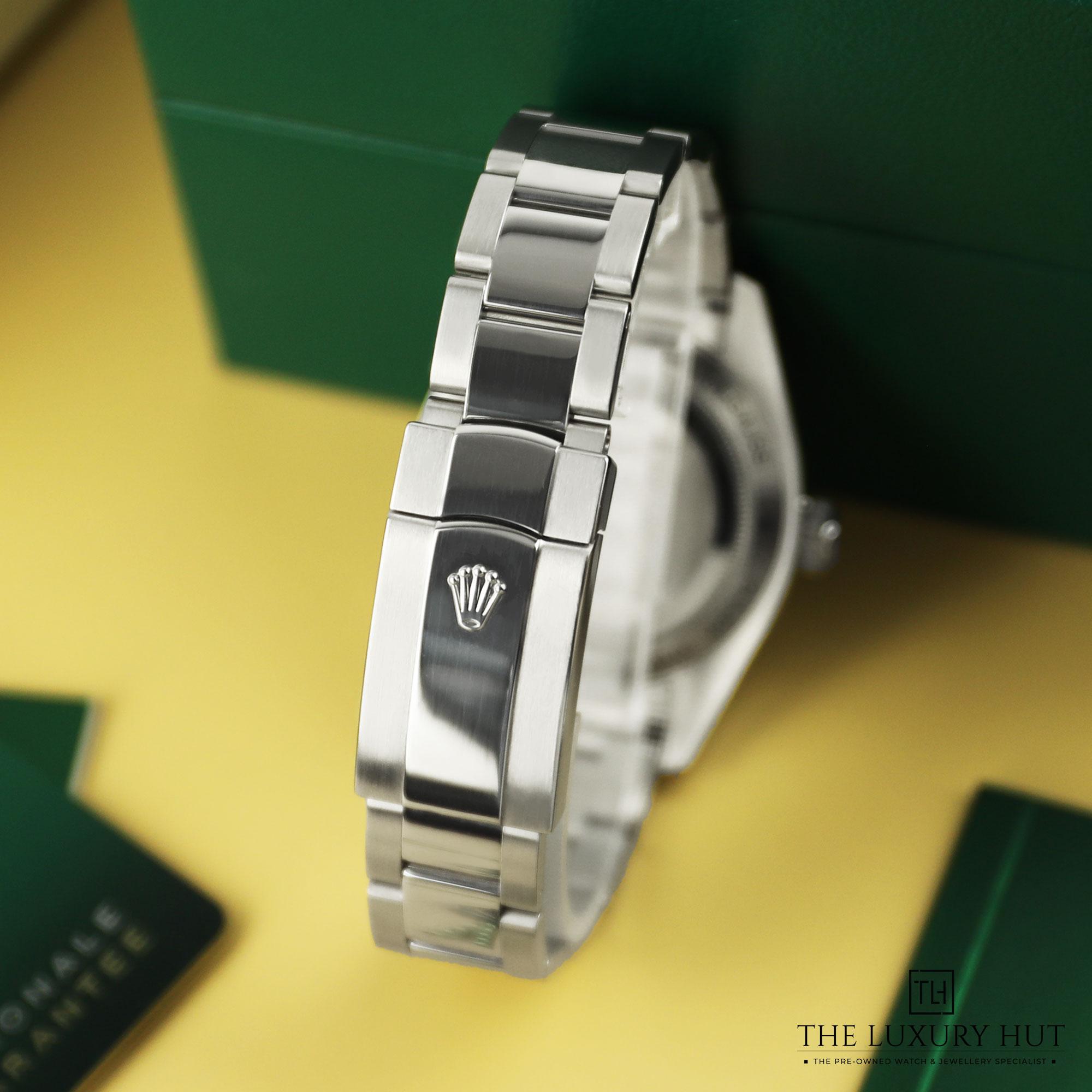 2024/08/Rolex_Milgauss_Steel_40mm_Z-Blue_Dial_51063-e.jpg