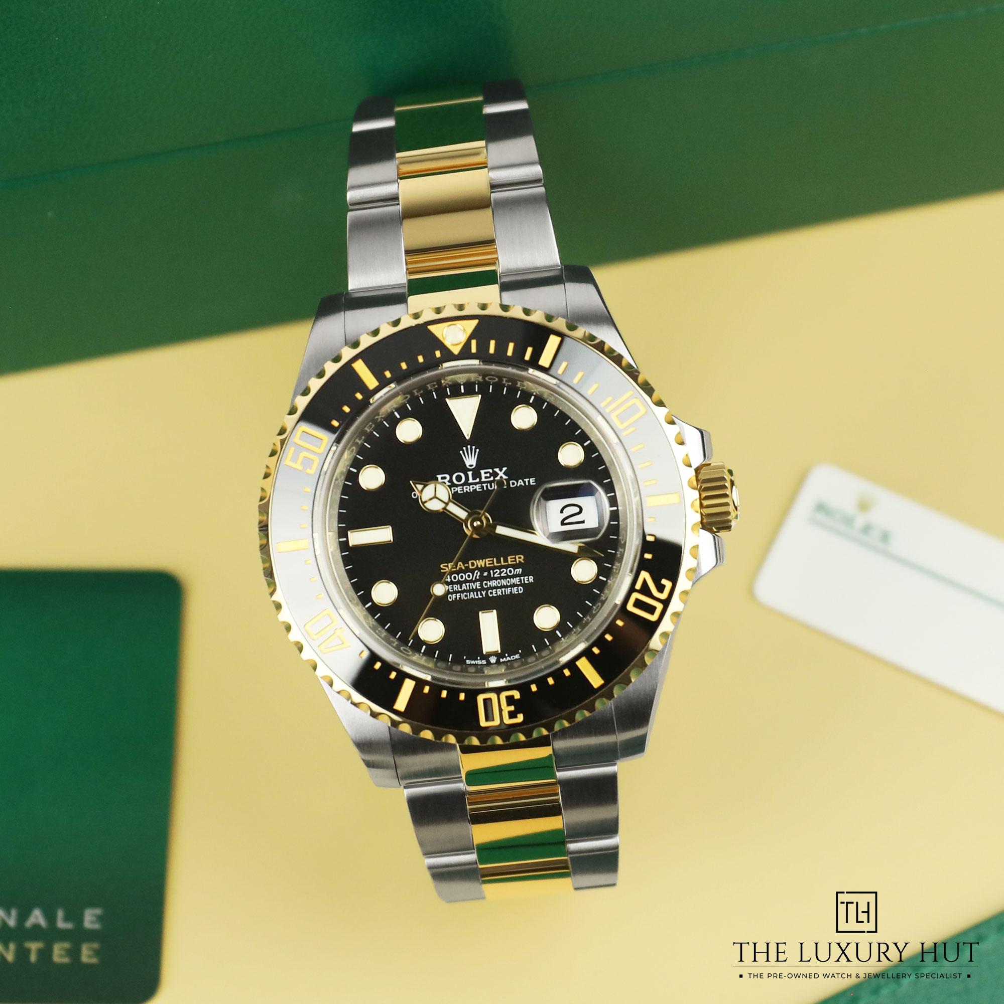 2024/08/Rolex_Sea-Dweller_Bi-Metal_43mm_Black_51007-b.jpg