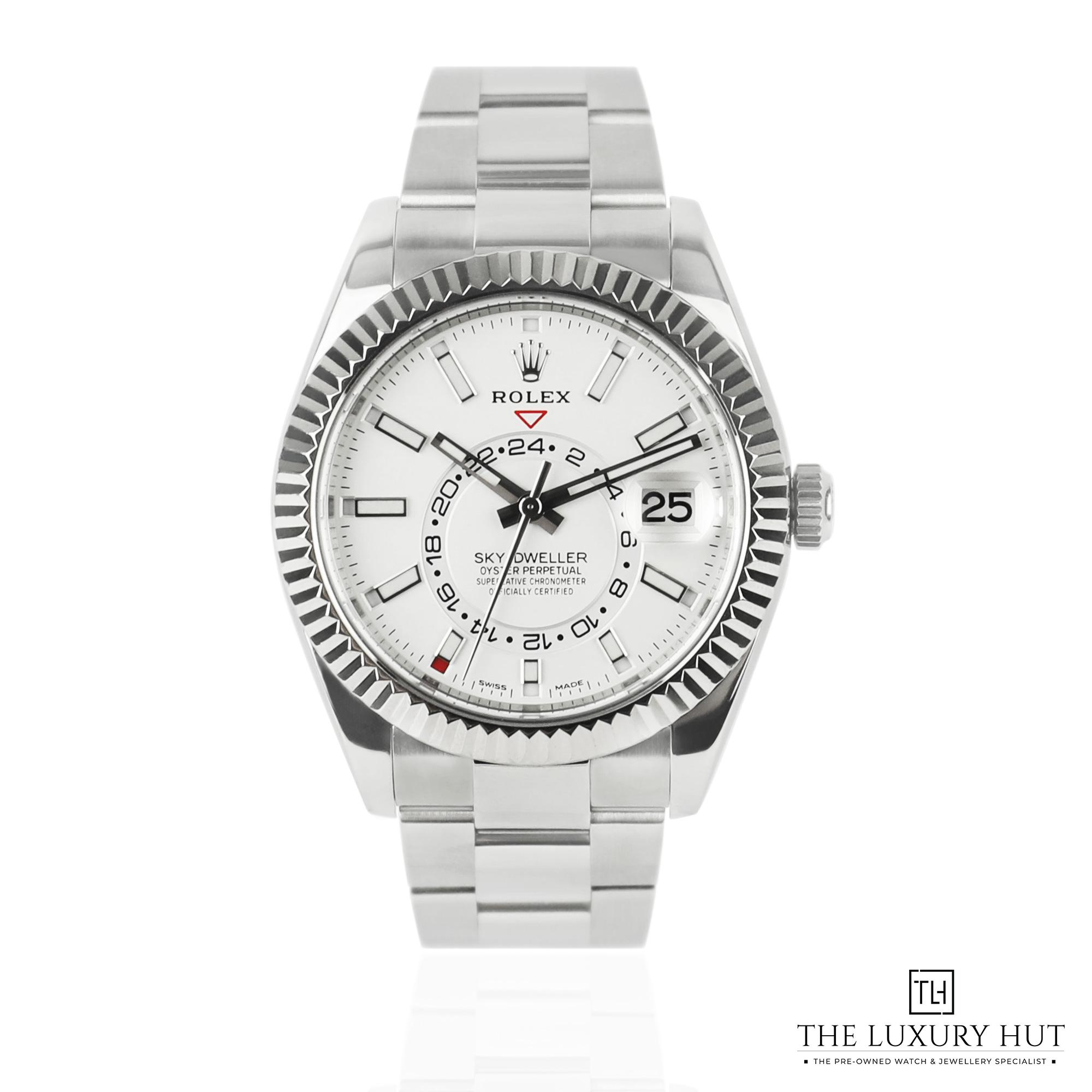 2024/08/Rolex_Sky-Dweller_Steel_42_White_Dial_LB316-a.jpg