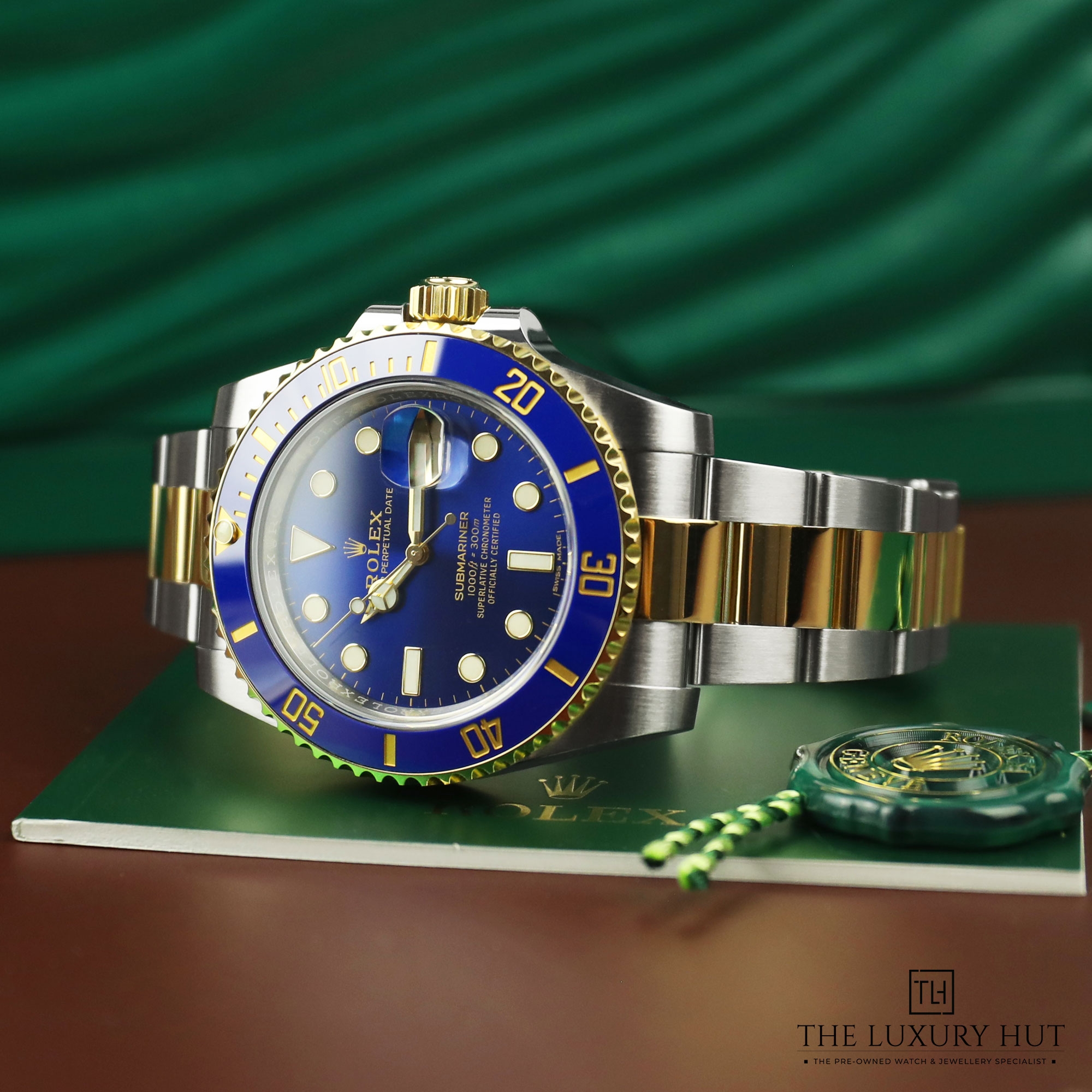 2024/08/Rolex_Submariner_Date_Bluesy_Bi-Metal_LB330-c.jpg