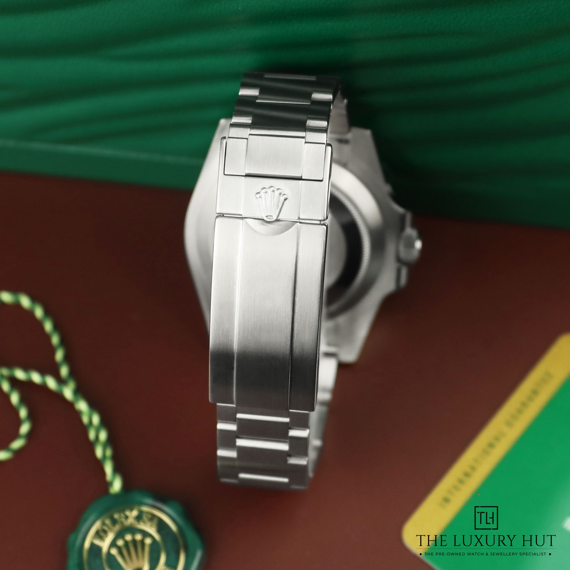 2024/08/Rolex_Submariner_HULK_Steel_Green_LB329-e.jpg