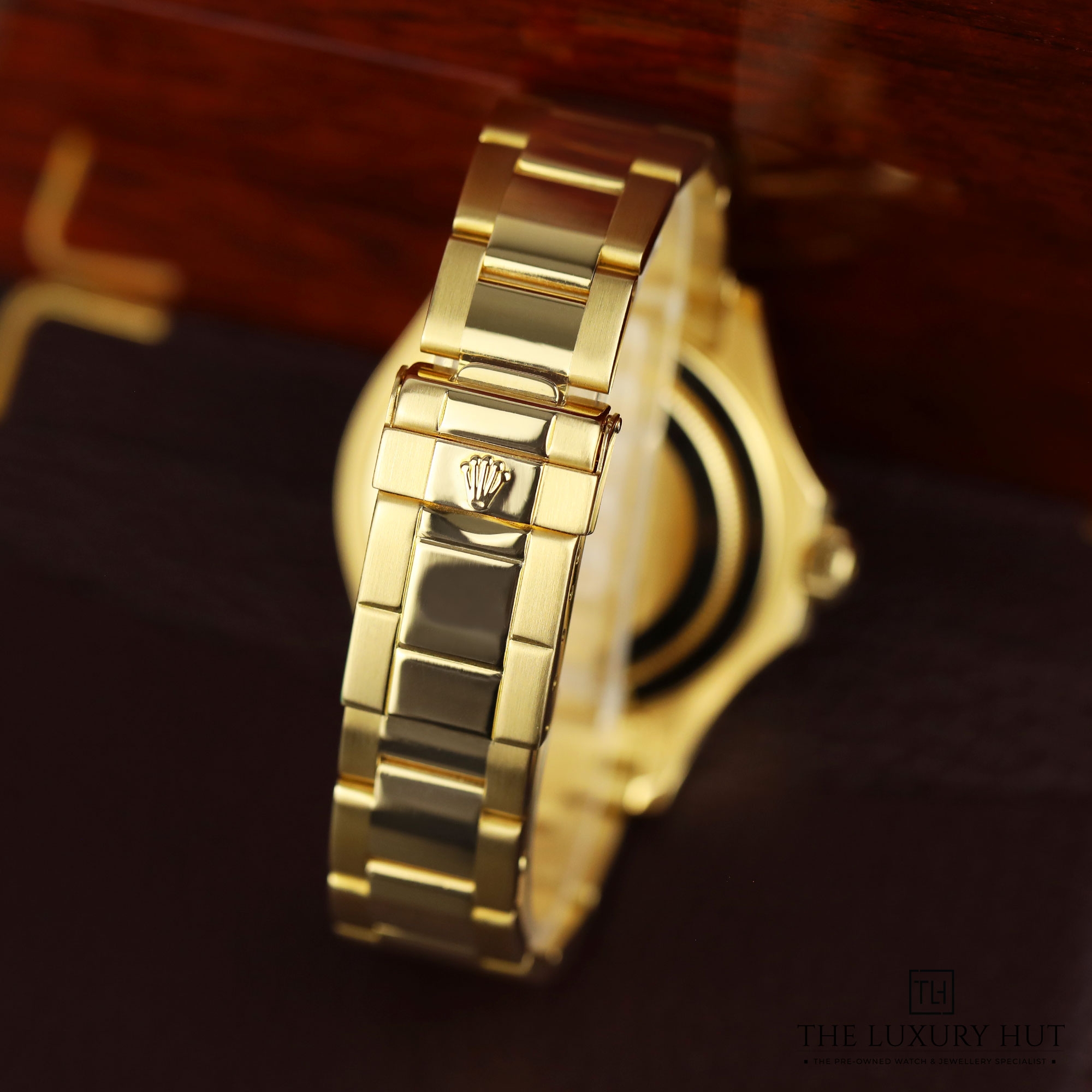 2024/08/Rolex_Yacht-Master_Gold_MOP_Reshoot_LB105-e.jpg