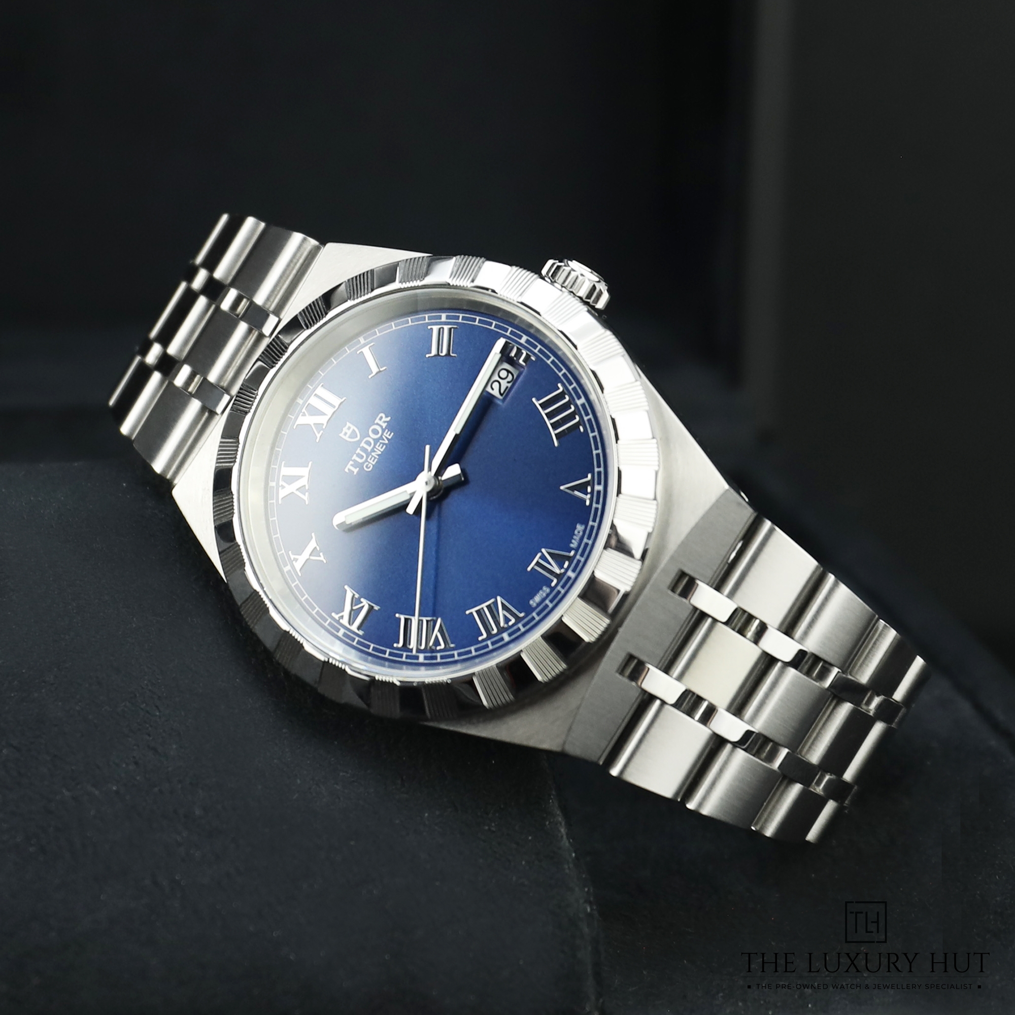 2024/08/Tudor_Royal_Steel_38mm_Blue_Dial_51002-b.jpg