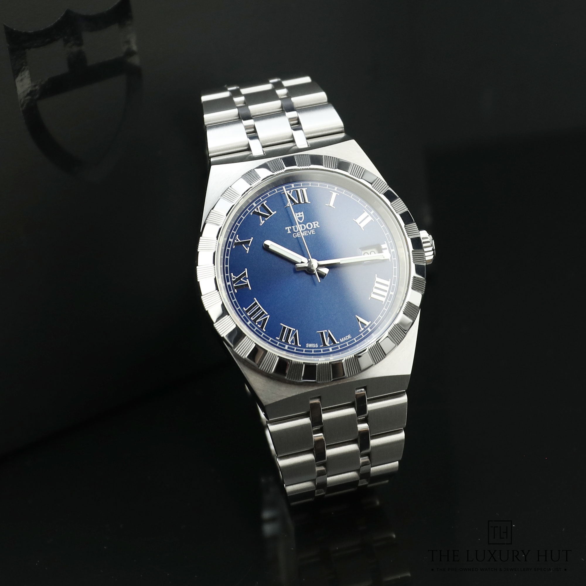 2024/08/Tudor_Royal_Steel_38mm_Blue_Dial_51002-c.jpg