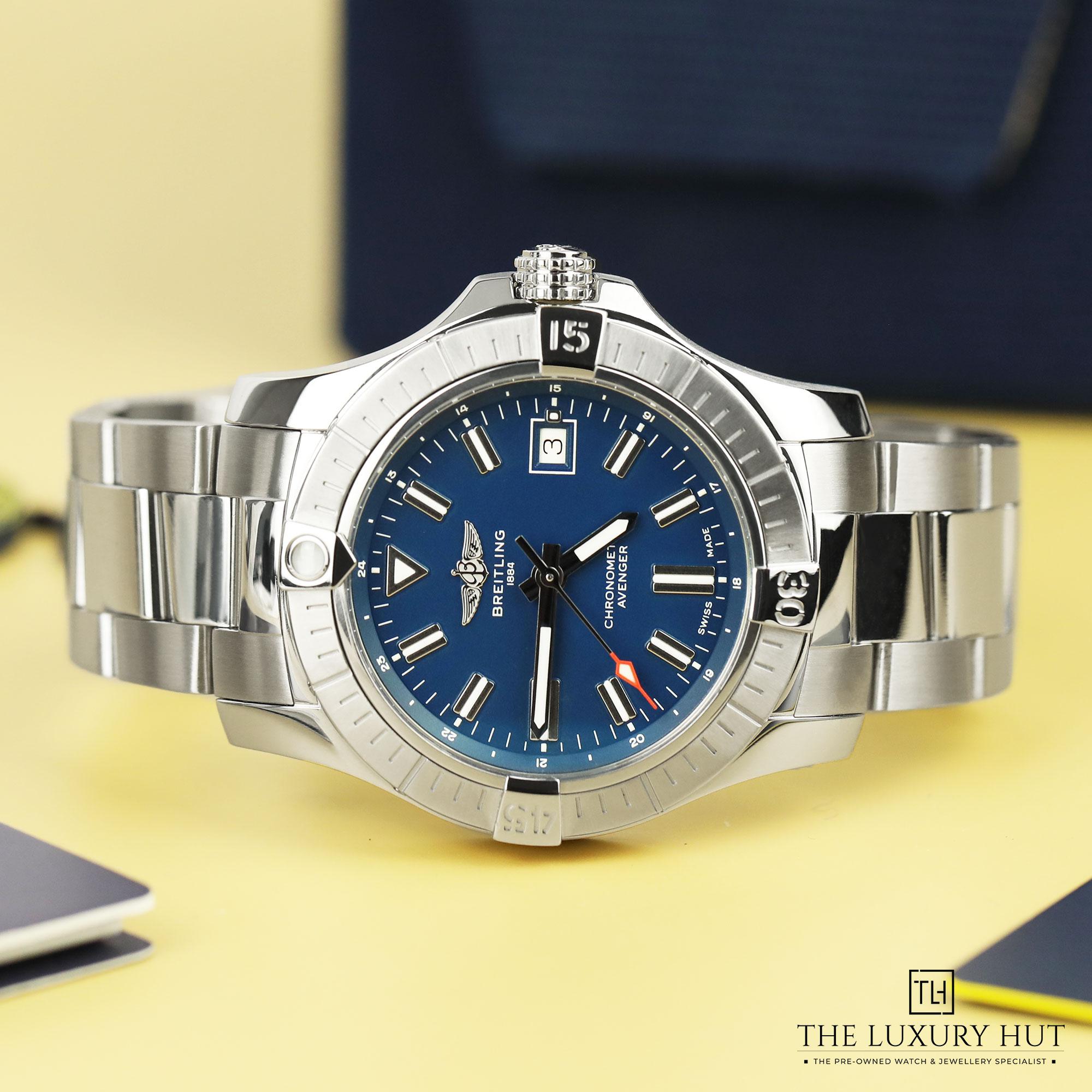 2024/09/Breitling_Avenger_Steel_43mm_Blue_Dial_51099-c.jpg