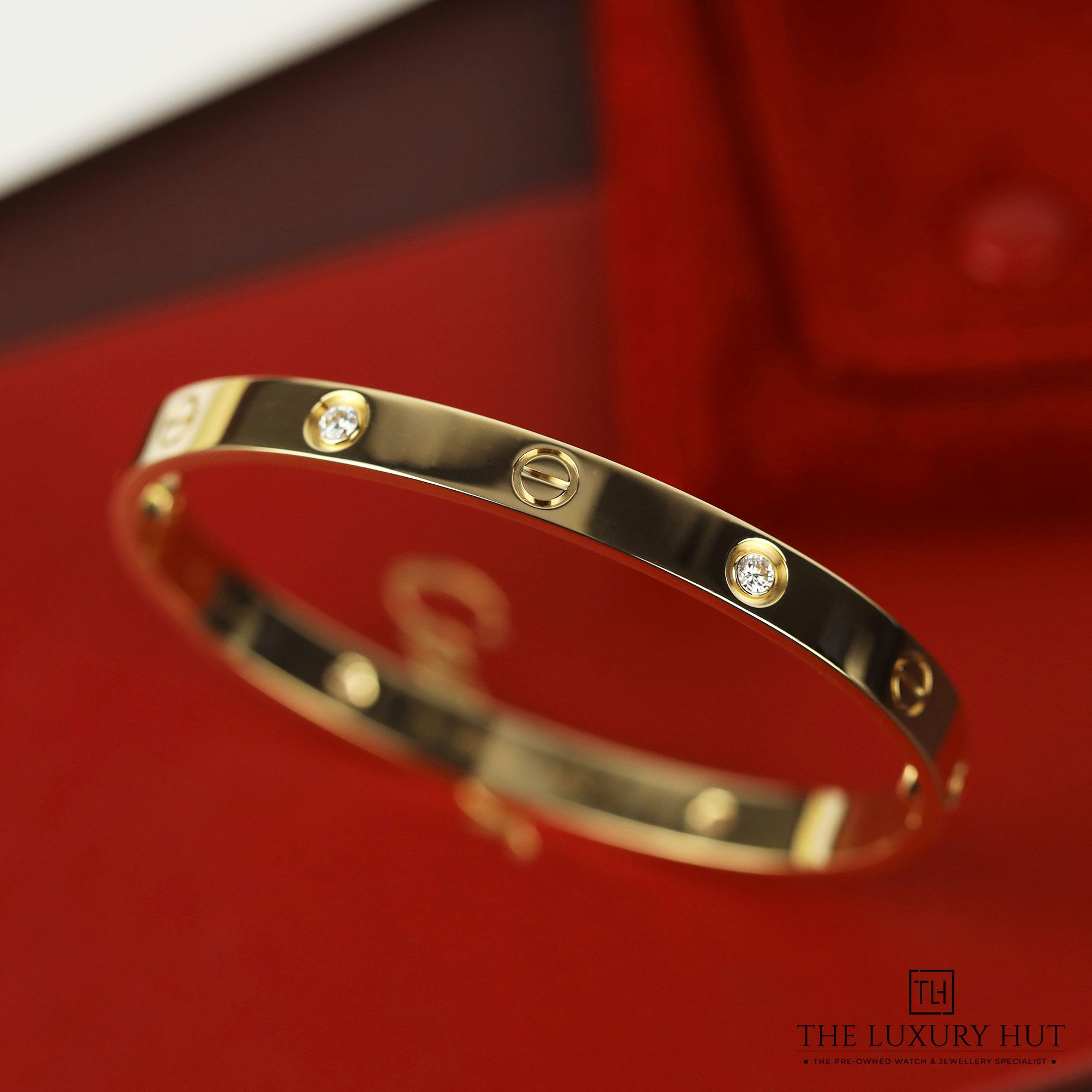 2024/09/Cartier_Love_Bangle_Yellow_4-Diamonds_50958-c.jpg
