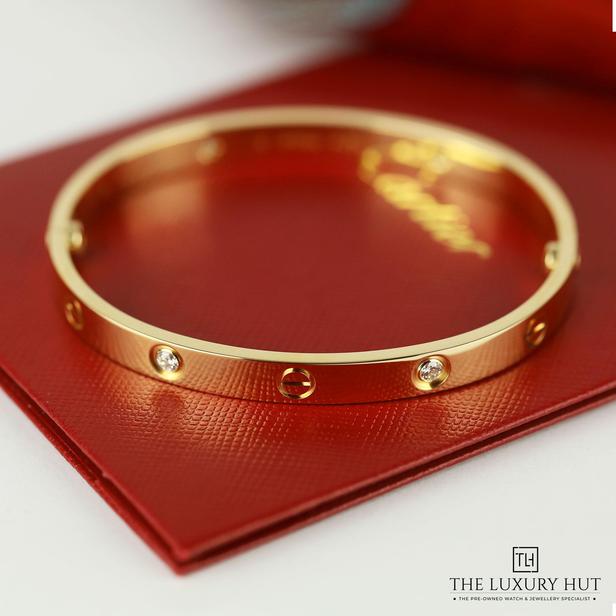2024/09/Cartier_Love_Bangle_Yellow_4-Diamonds_50958-d.jpg