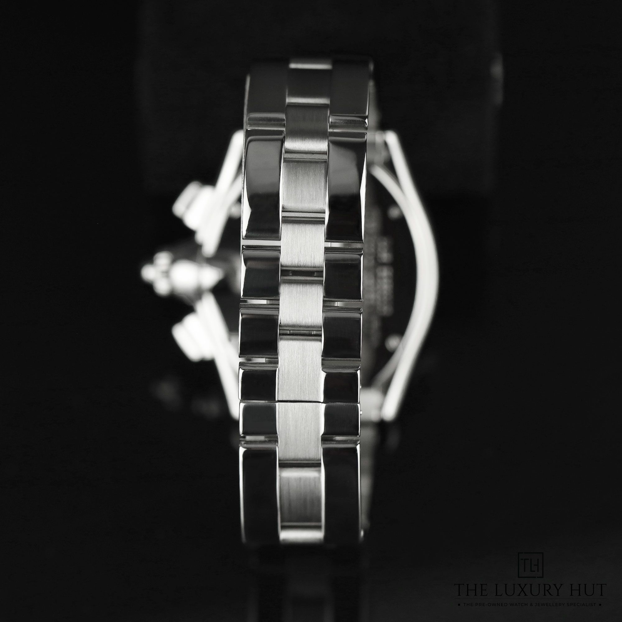 2024/09/Cartier_Roadster_XL_Chronograph_Steel_LB335-e.jpg