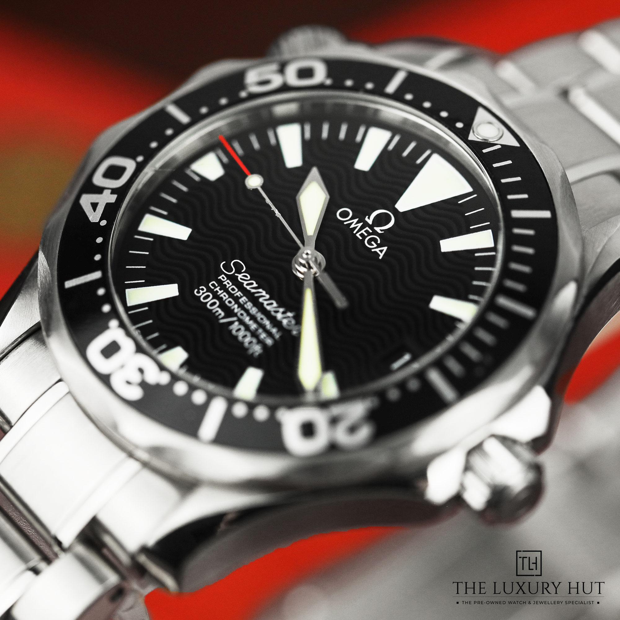 2024/09/Omega_Seamaster_Diver_Steel_Black_Dial_51061-h.jpg