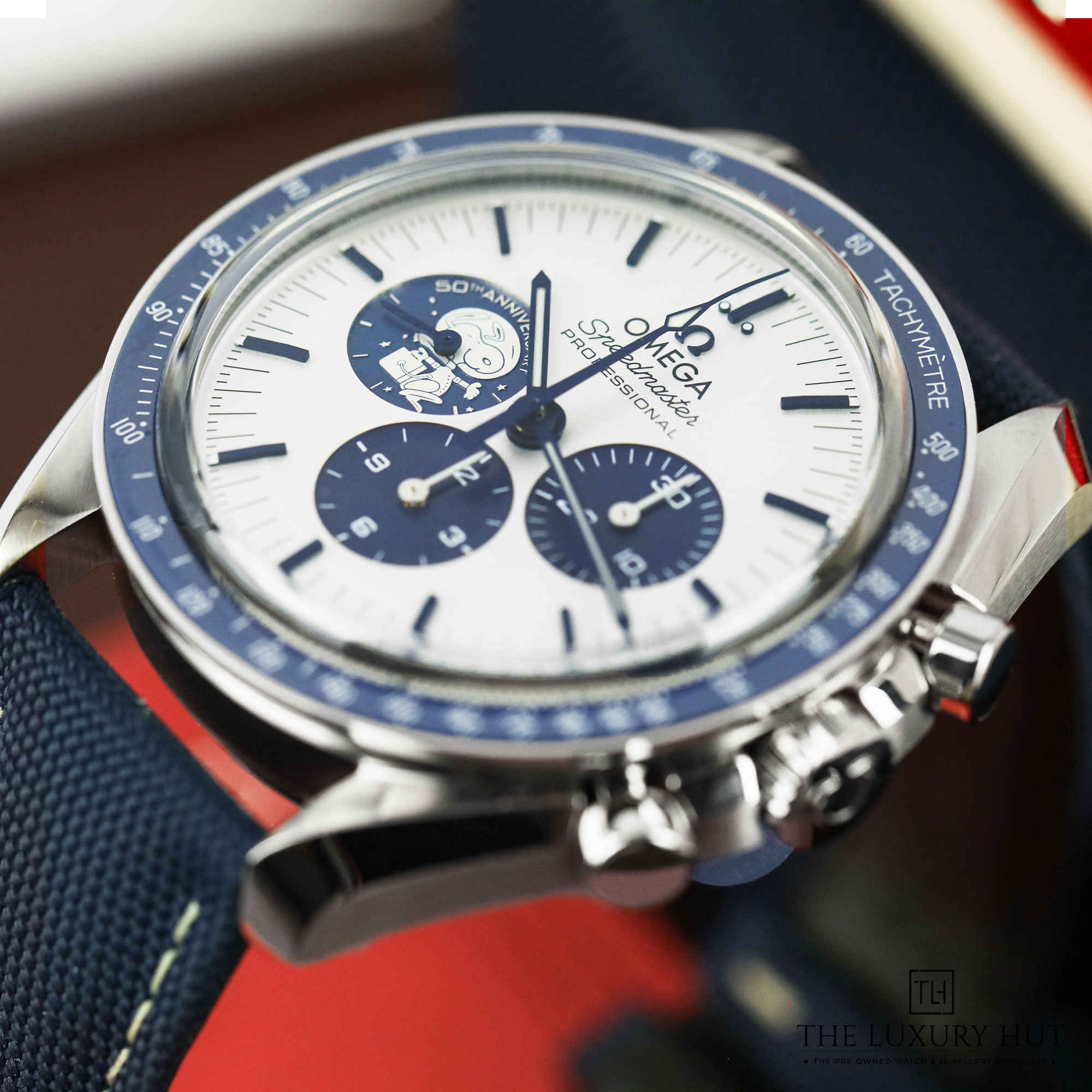 2024/09/Omega_Speedmaster_Moonwatch_Blue_51109-h.jpg