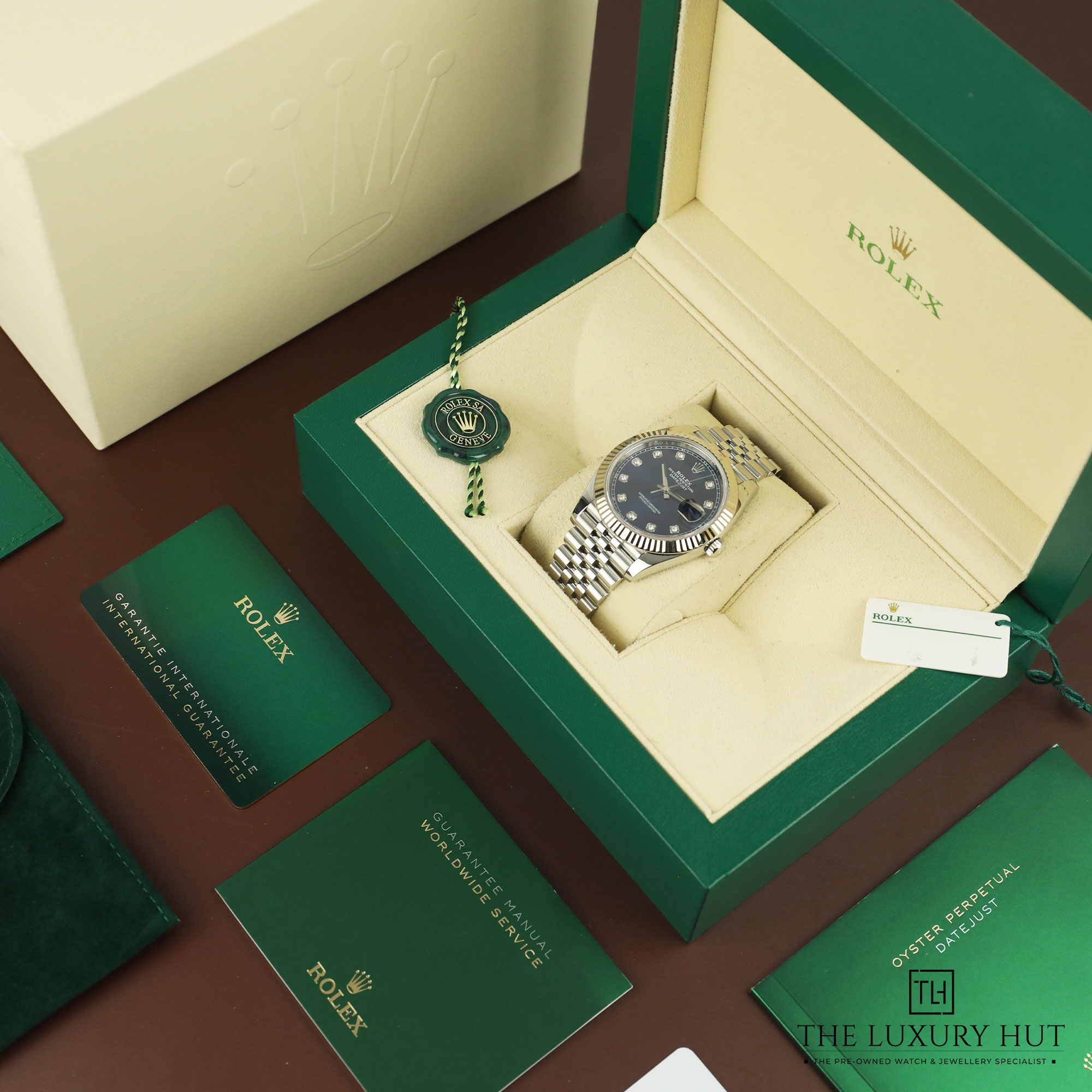 2024/09/Rolex_Datejust_41_Blue_Diamond_Dial_50952-f.jpg