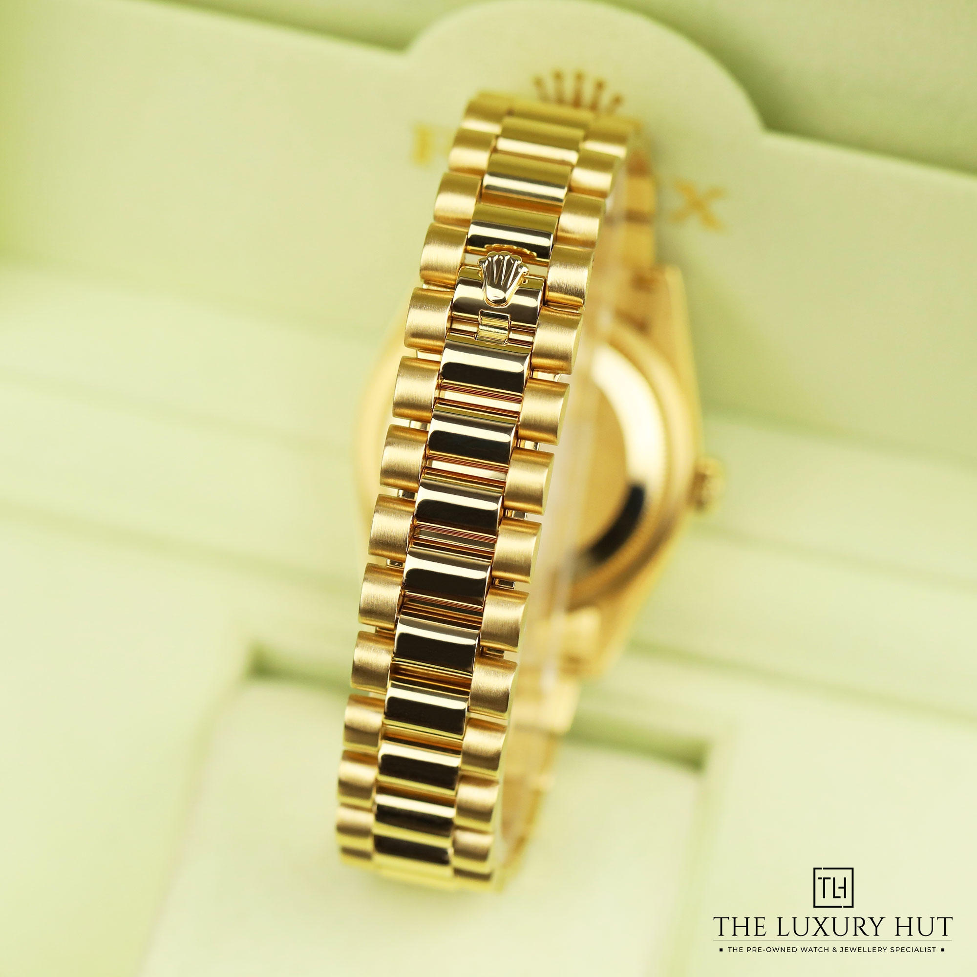 2024/09/Rolex_Day-Date_Yellow_Gold_Sunburst_50985-e.jpg