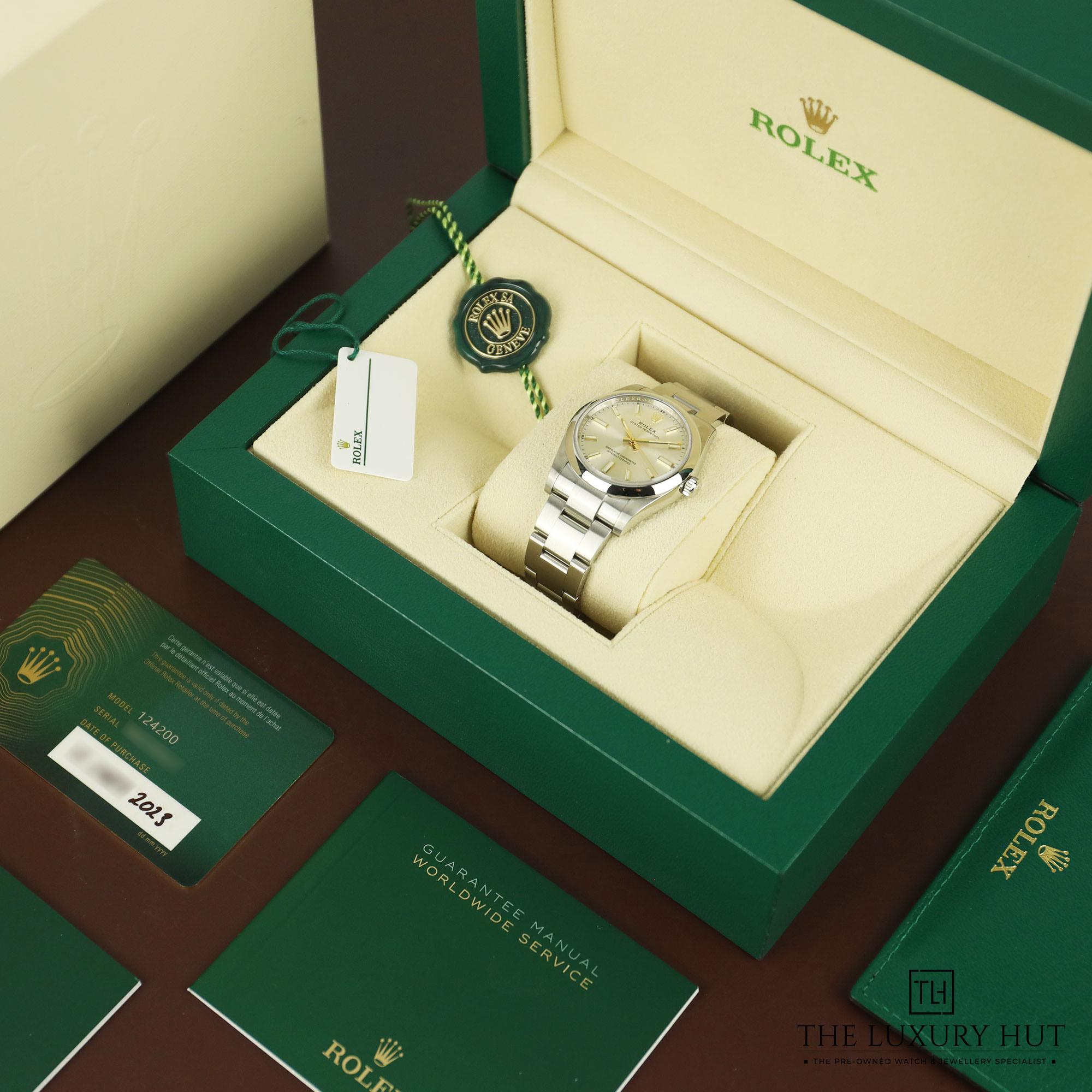 2024/09/Rolex_Oyster_Perpetual_34mm_Silver_Dial_51110-ee.jpg
