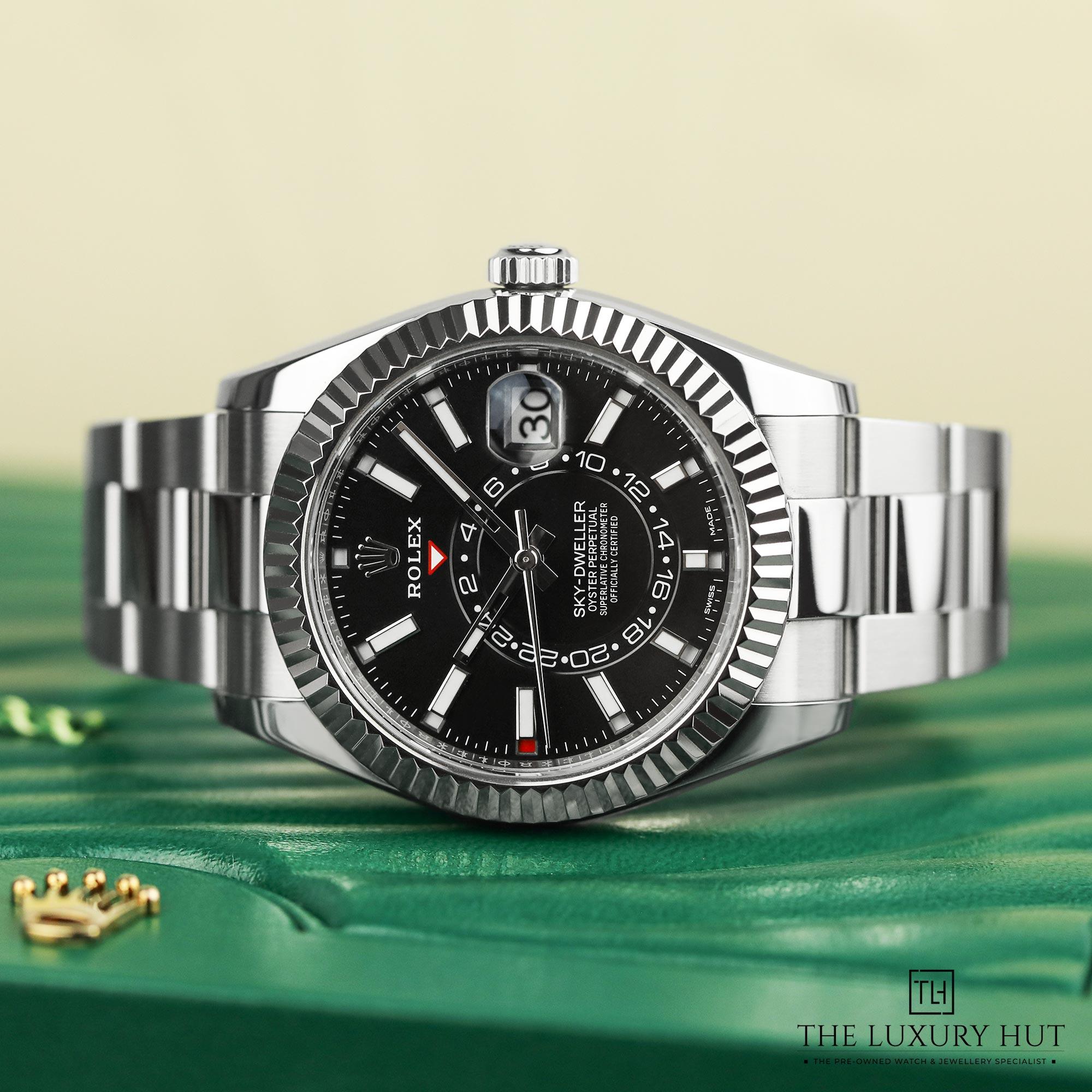 2024/09/Rolex_Sky-Dweller_Steel_42mm_Black_LB364-c.jpg