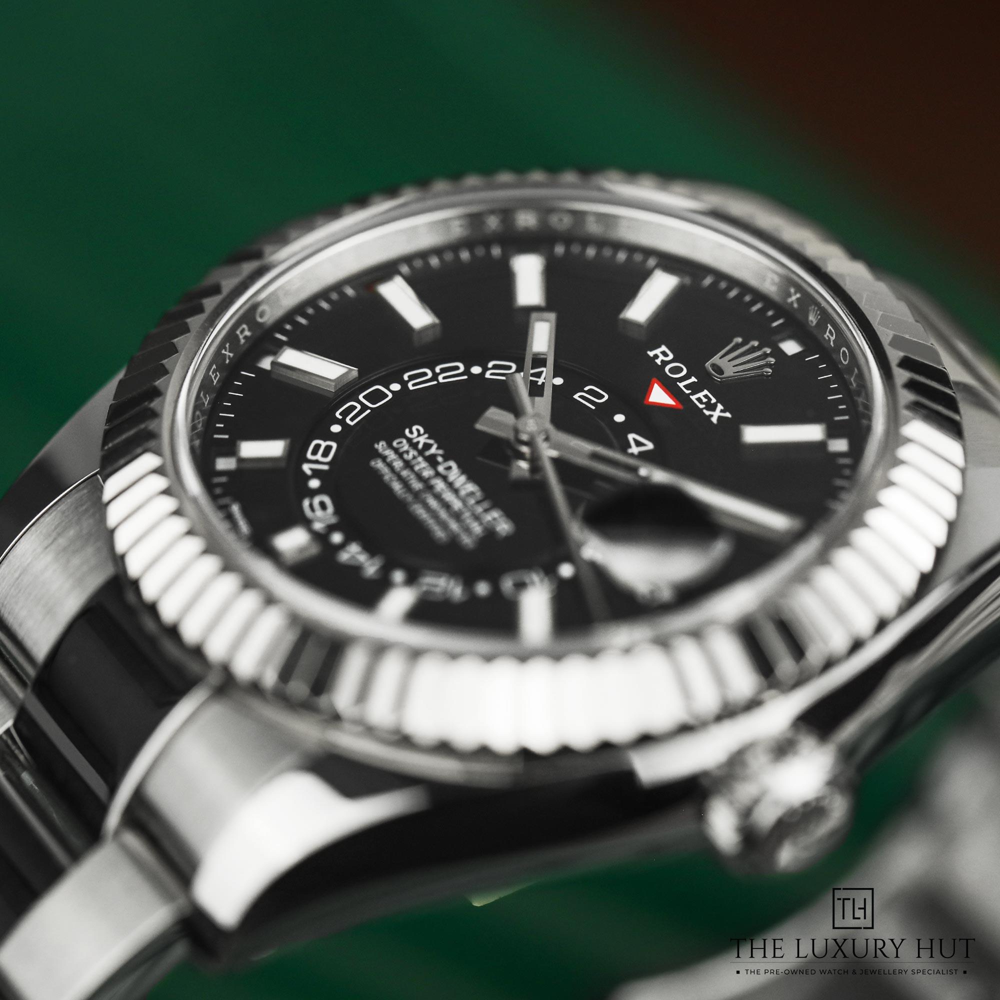 2024/09/Rolex_Sky-Dweller_Steel_42mm_Black_LB364-h.jpg