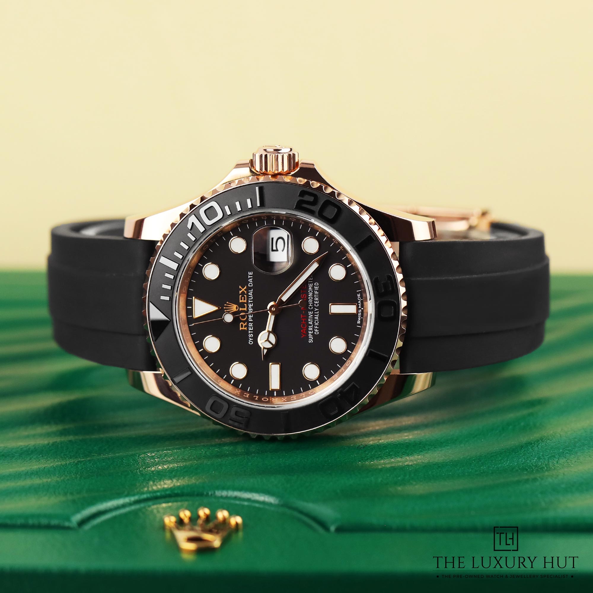 2024/09/Rolex_Yacht-Master_Everose_Black_LB347-c.jpg