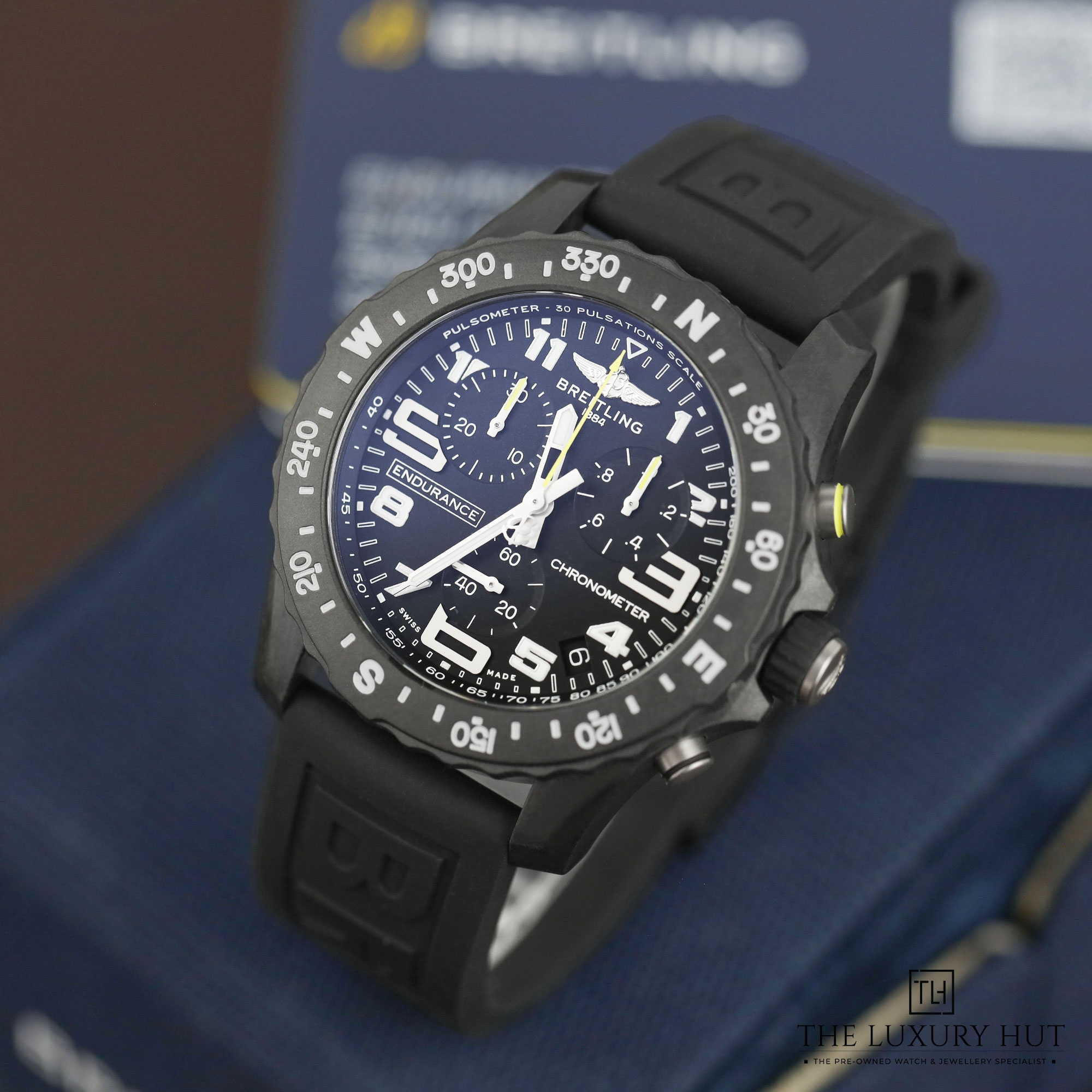 2024/10/Breitling_Endurance_Pro_Breitlight_Black_51153-b.jpg