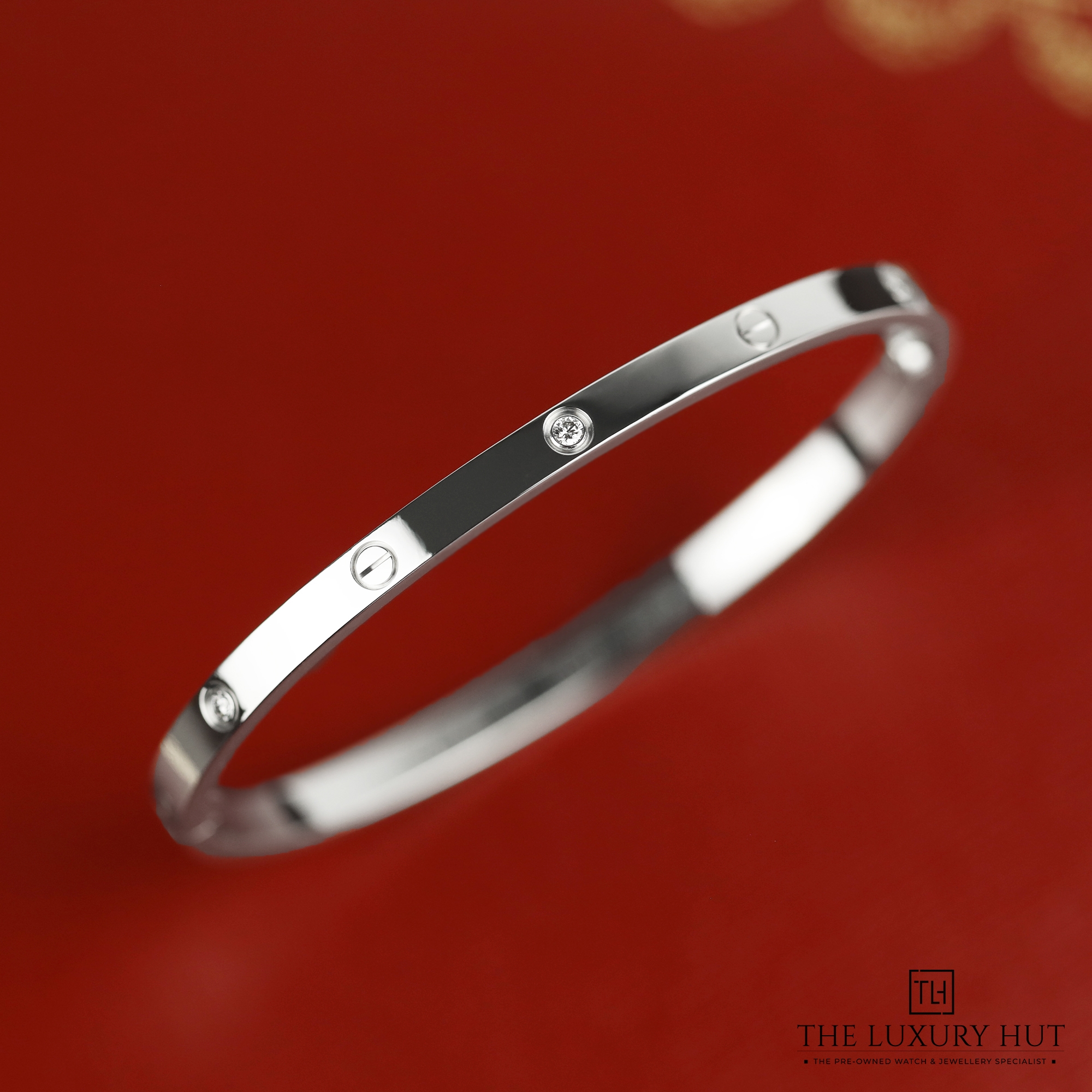 2024/10/Cartier_White_6-Diamonds_Love_Bangle_LB373-c.jpg
