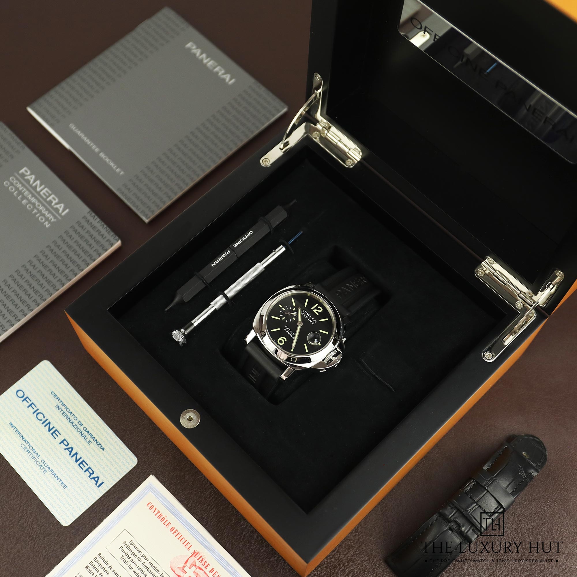 2024/10/Panerai_Luminor_Marina_Steel_Black_Dial_LB369-f.jpg