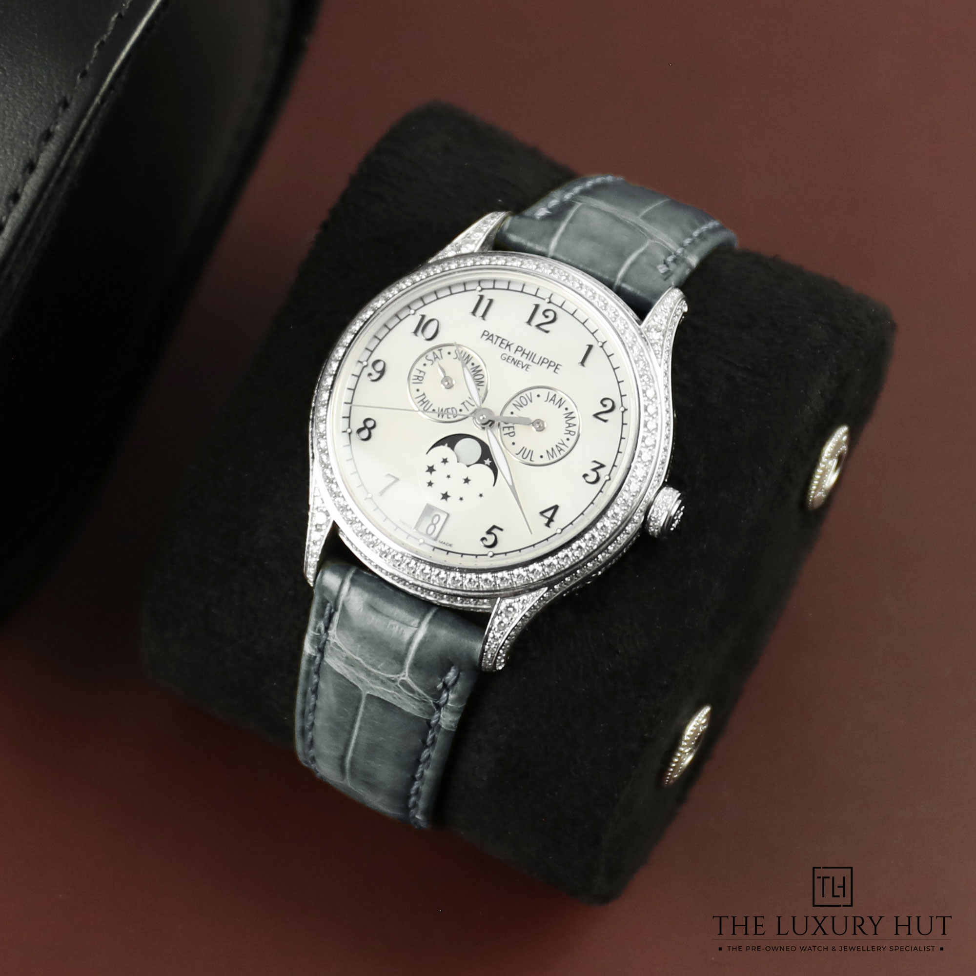 2024/10/Patek_Philippe_Annual_Calendar_Moon_MOP_Update_LB319-ff.jpg