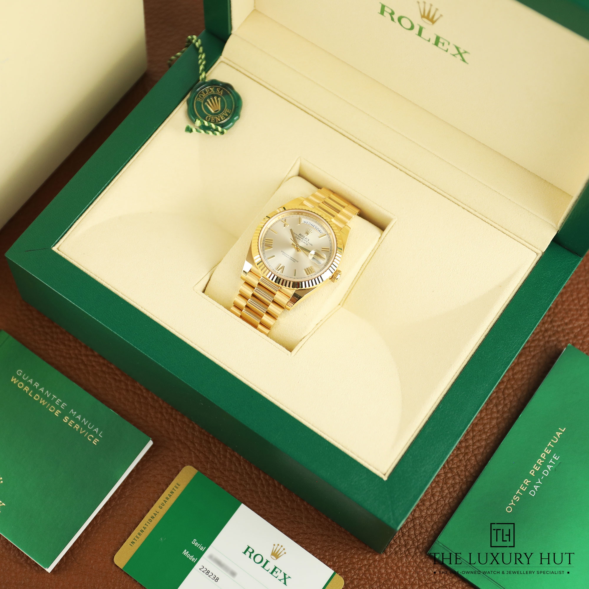 2024/10/Rolex_Day-Date_40_Yellow_Gold_Silver_51212-f.jpg