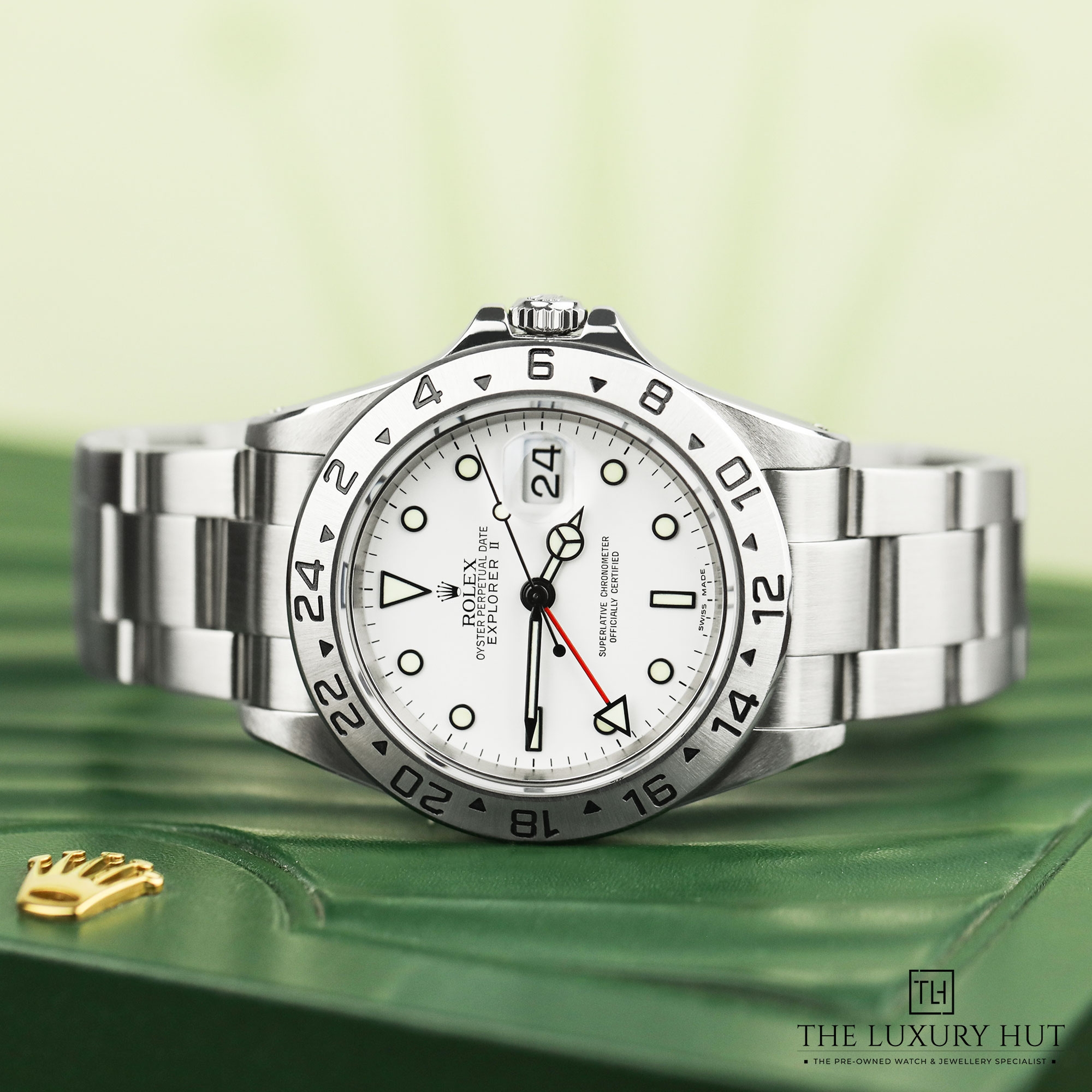 2024/10/Rolex_Explorer_II_Steel_40mm_White_Dial_51132-c.jpg