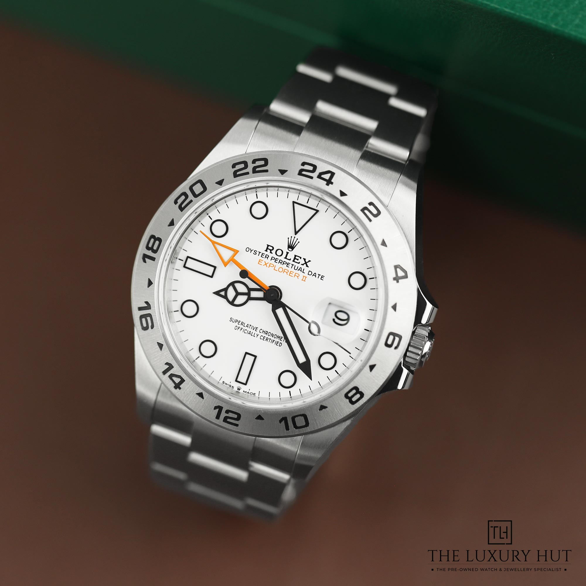 2024/10/Rolex_Explorer_II_Steel_42mm_White_Dial_LB271-b.jpg